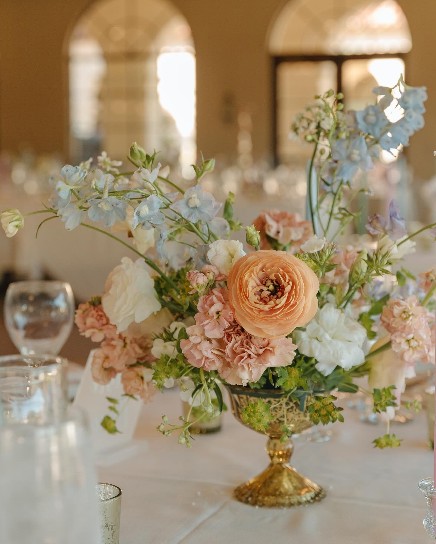 Dreamy pastels at golden hour ✨

Photographer: @christykendallphotography 
Coordinator: @silverandsageweddingsbymerrie 
Venue: @talegaweddingsandevents 

#weddingreception #pastelflowers #pastelwedding #pastelweddingflowers #bridalbouquet #bridalflow