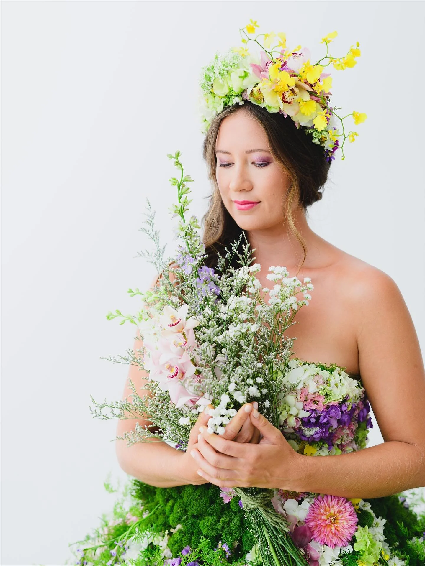 Throwback to this fun shoot! Manifesting more creative projects in my future! Open to collaborations with any creatives or brands who want to dream up something artistic and different ✨

Model: @coleebird @oahuofficiant 
Photographers: @krislabangpho