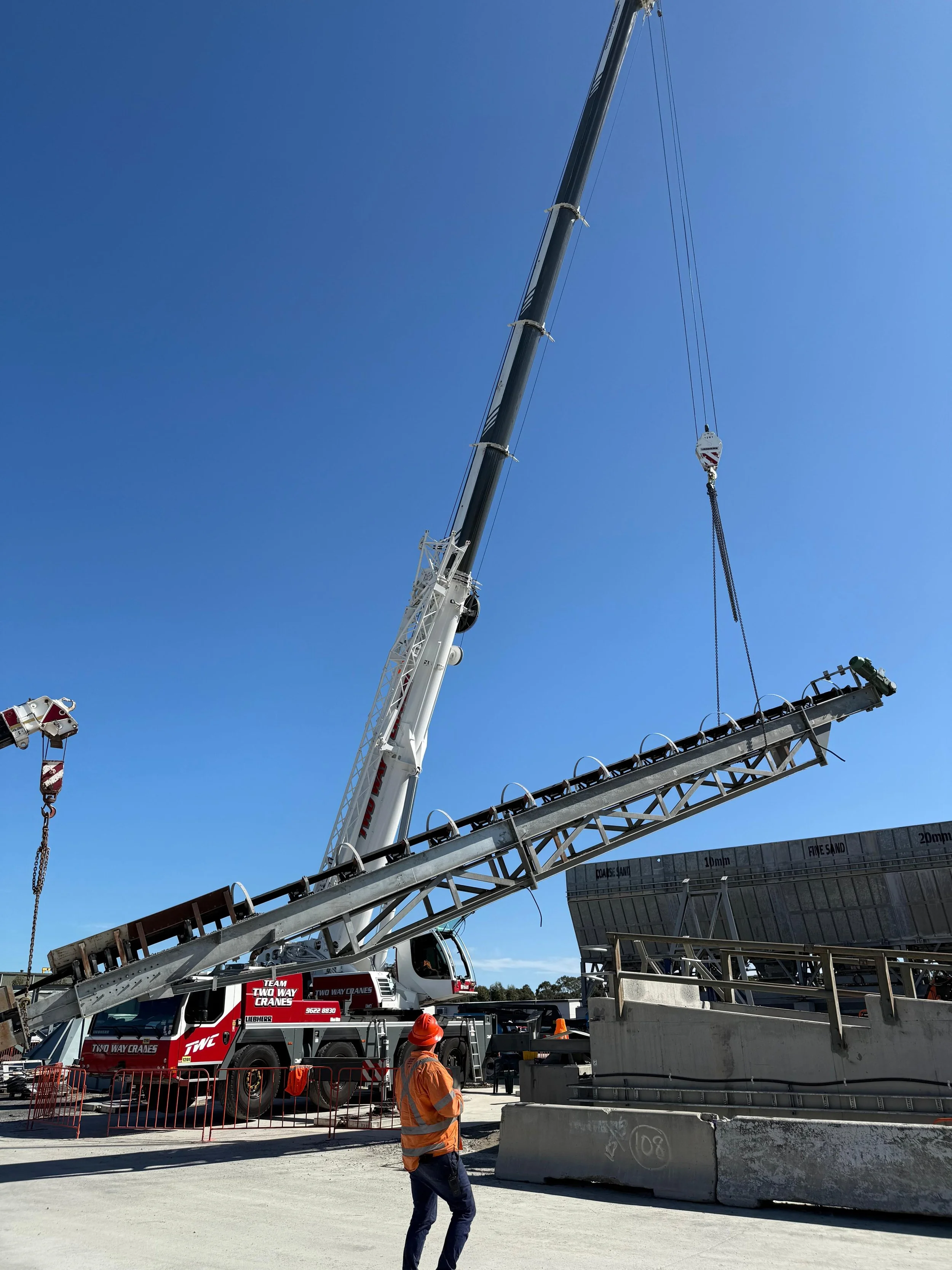 PHOTO-2025-12-11-10-22-22 4.jpg