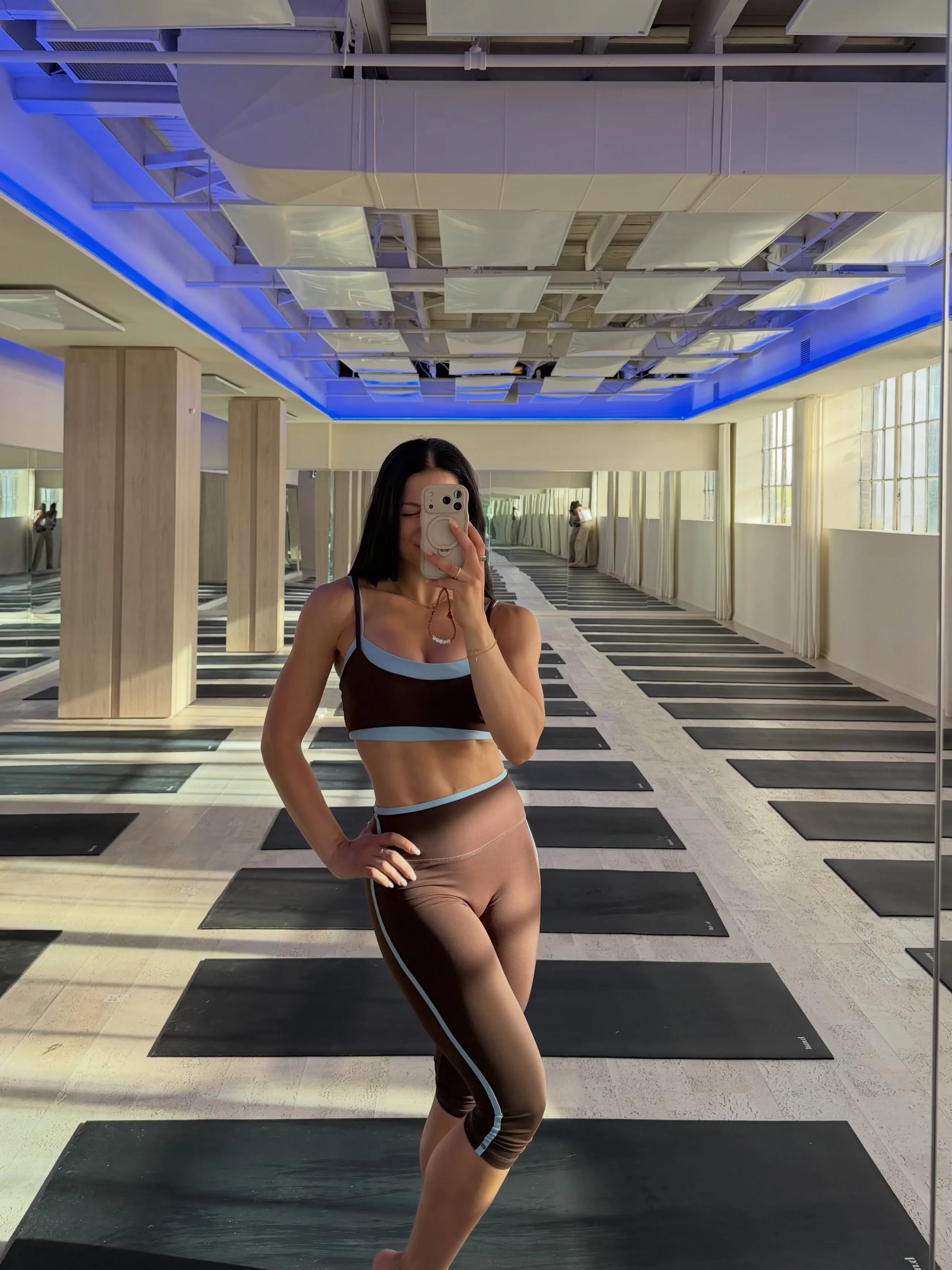 a little preview of your next fav set 👀

Sunday yoga at East 🧘

Miley vs. Hannah

Another look 👀

👯

Sync 🌞

Post photo shoot glow

💛💛💛

Nourish Bar Iced Latte in the Summer

📸