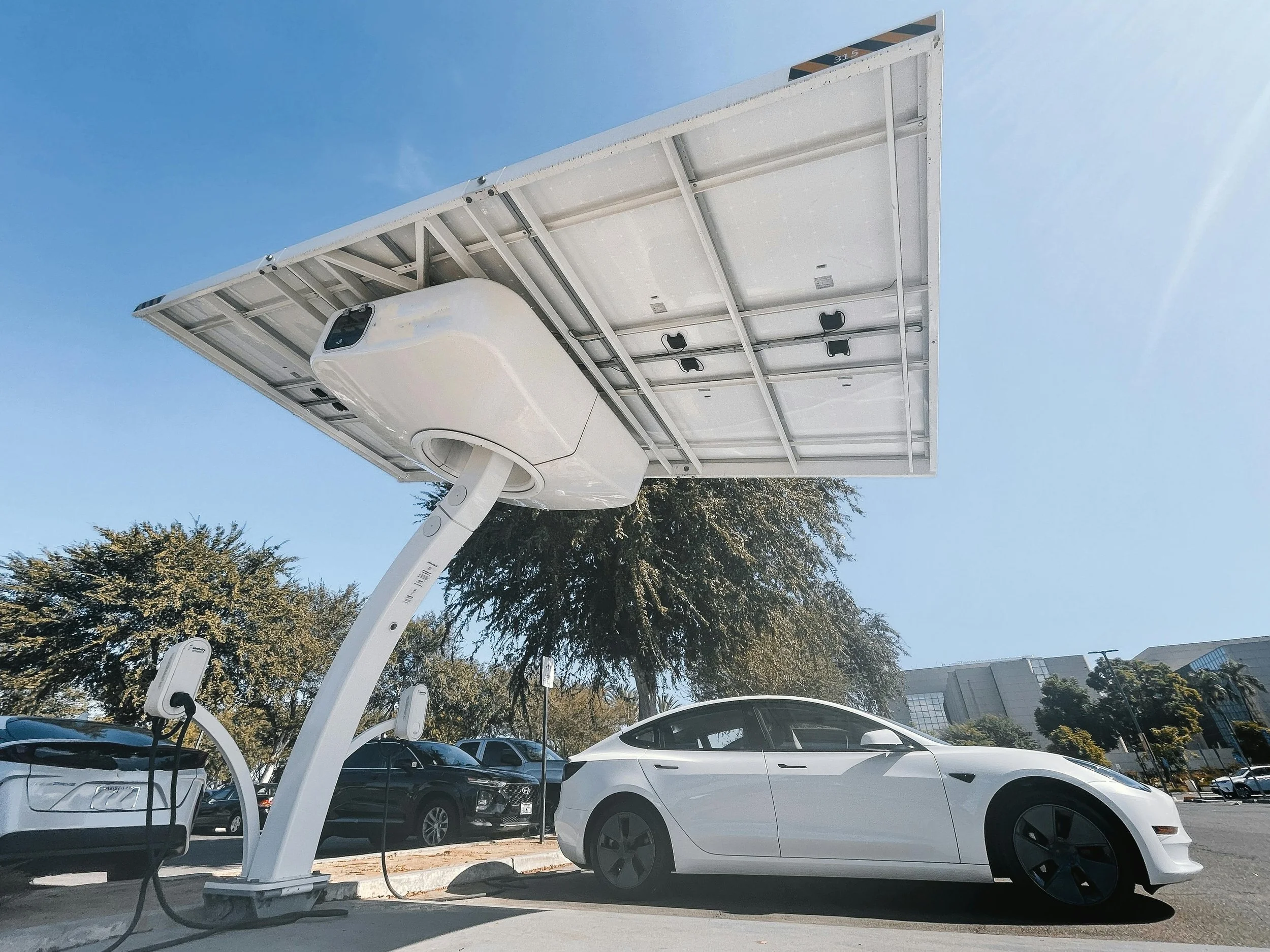 The Role of AI in Optimising Renewable Energy Systems