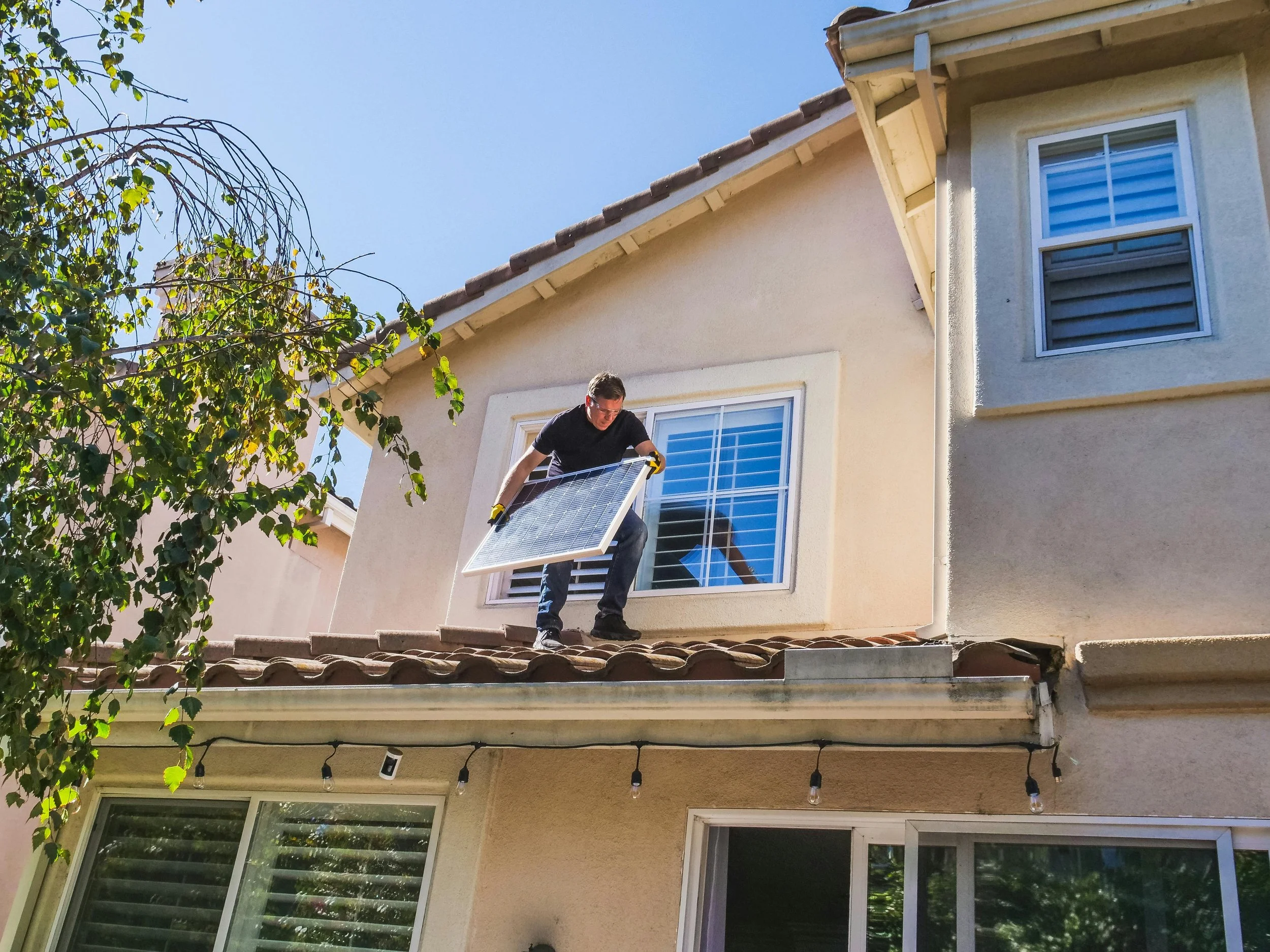 Solar Panel Maintenance Made Easy: How to Keep Your System Performing Like New