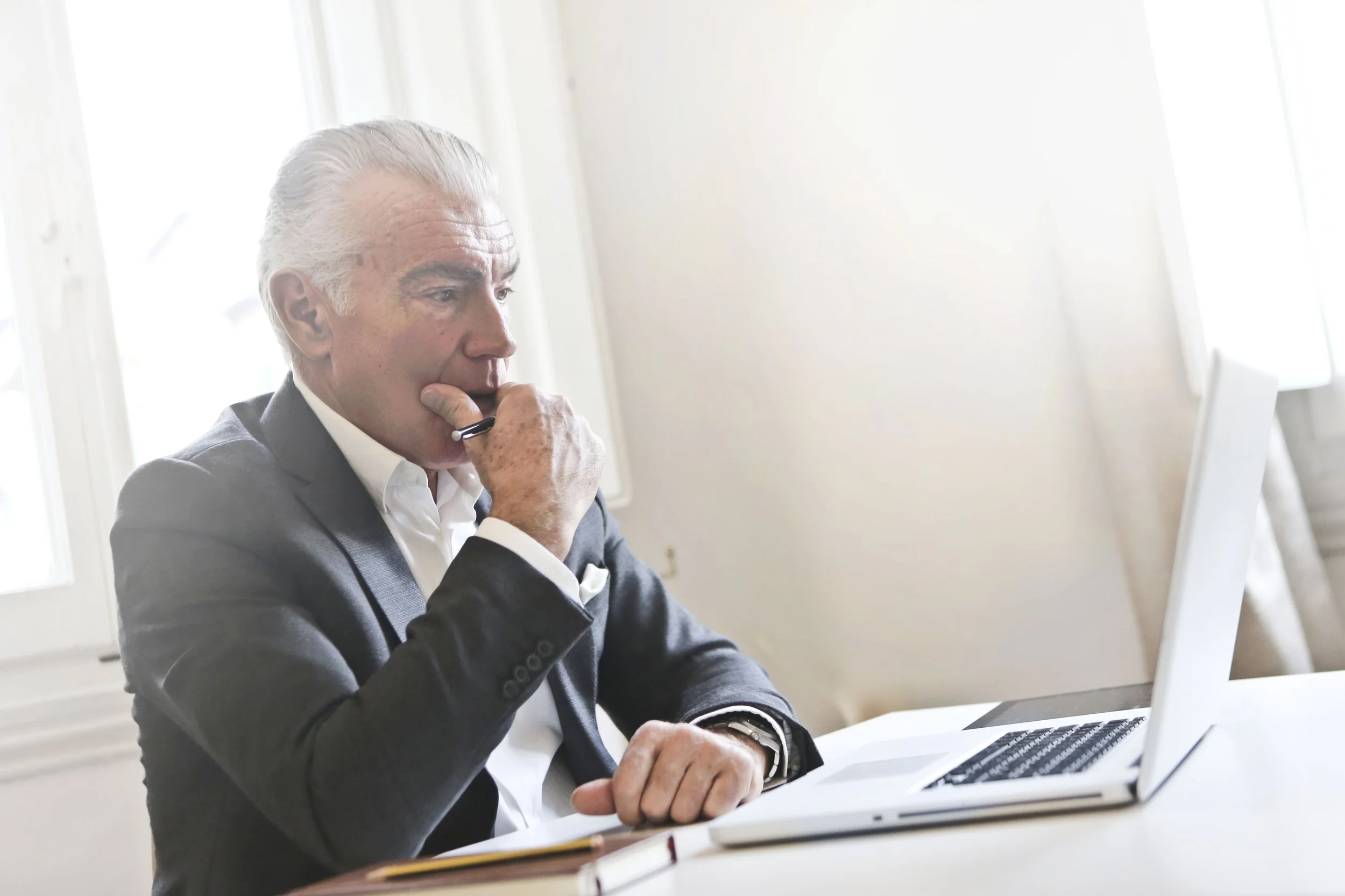 Decision-Making in Leadership: Balancing Logic, Data, and Instinct