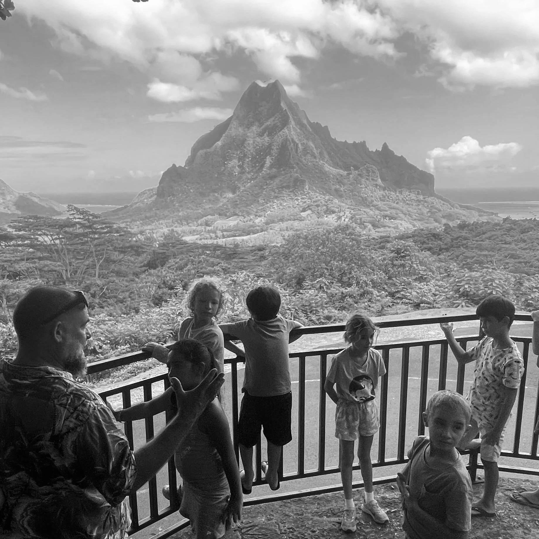 Exploration des sites archéologiques de Moorea