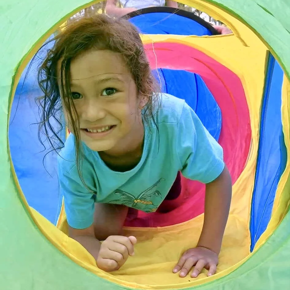 Enfant participant au stage vacances du Fare Anuanua