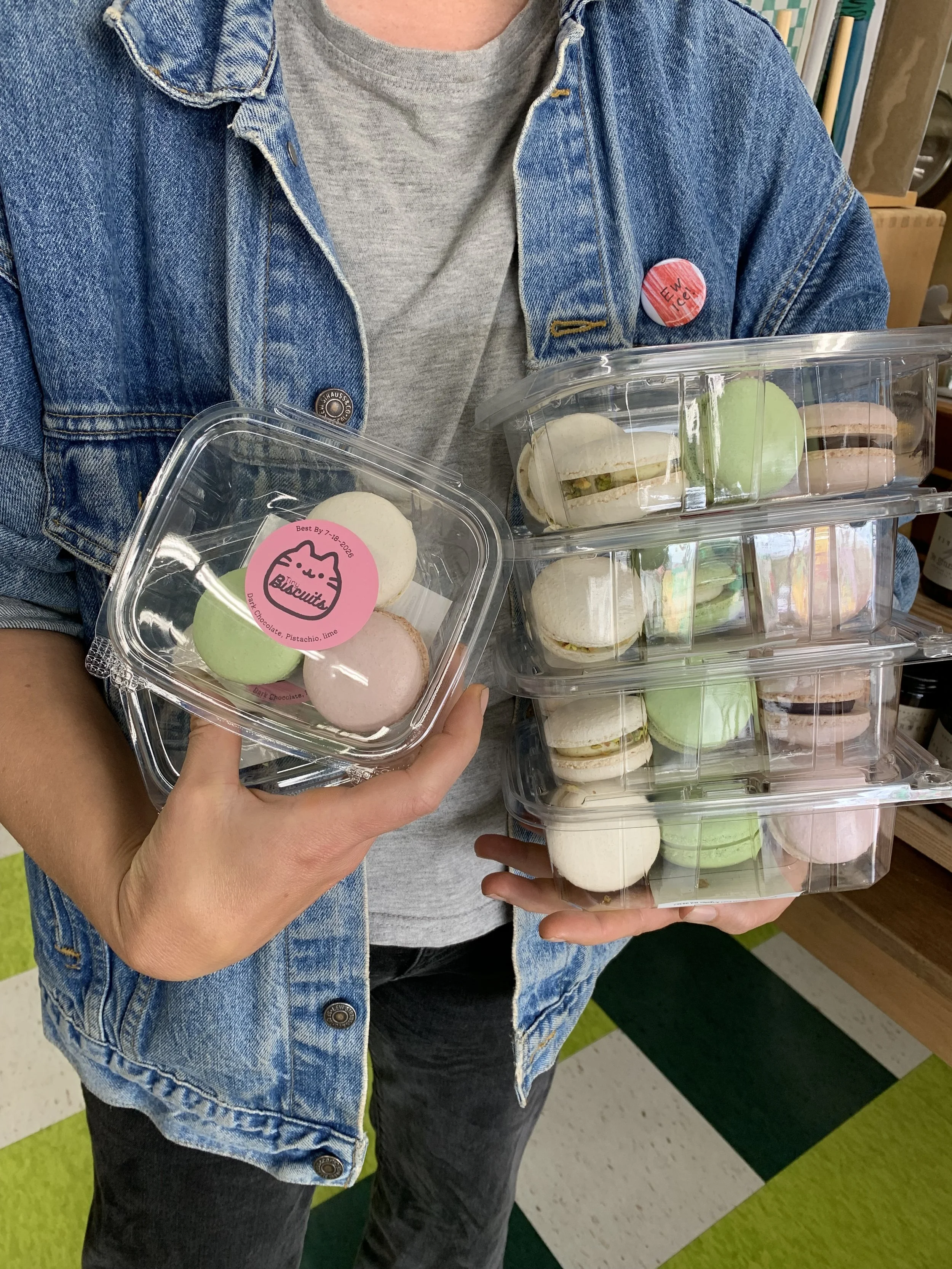 Tiny Biscuits Macarons