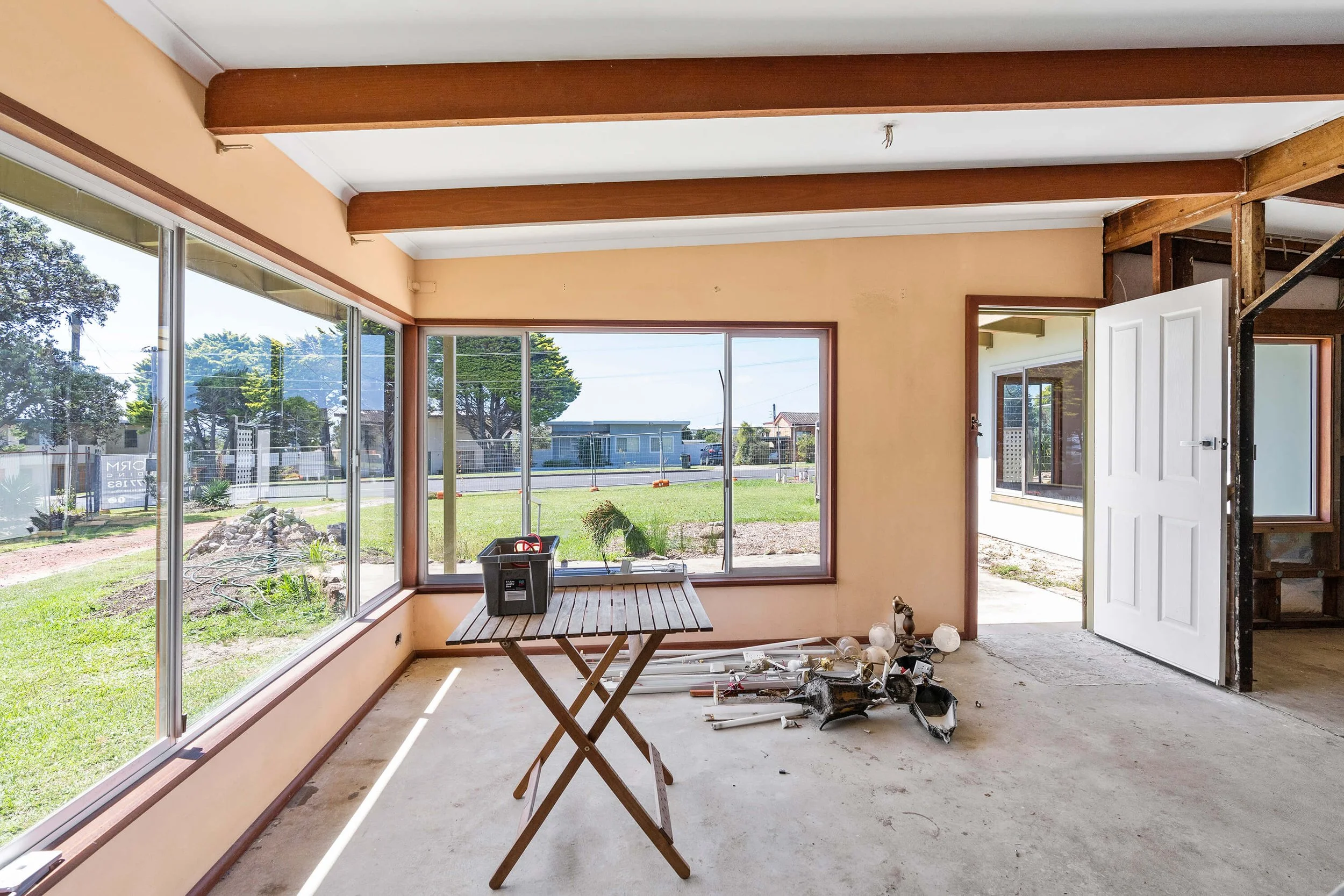OnformBuilding-Highview-Drive-Modern-2.jpg