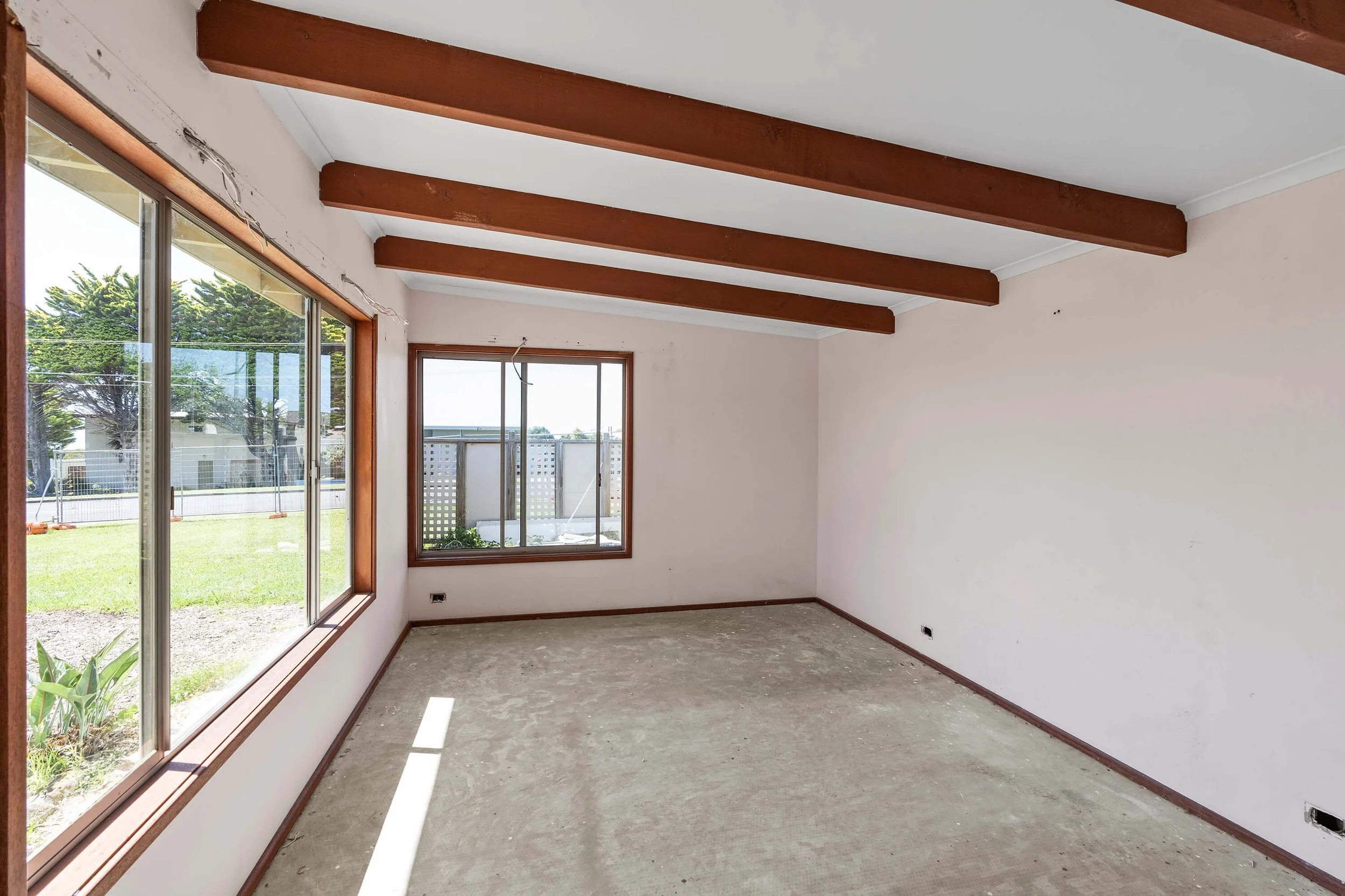 OnformBuilding-Highview-Drive-Modern-4.jpg