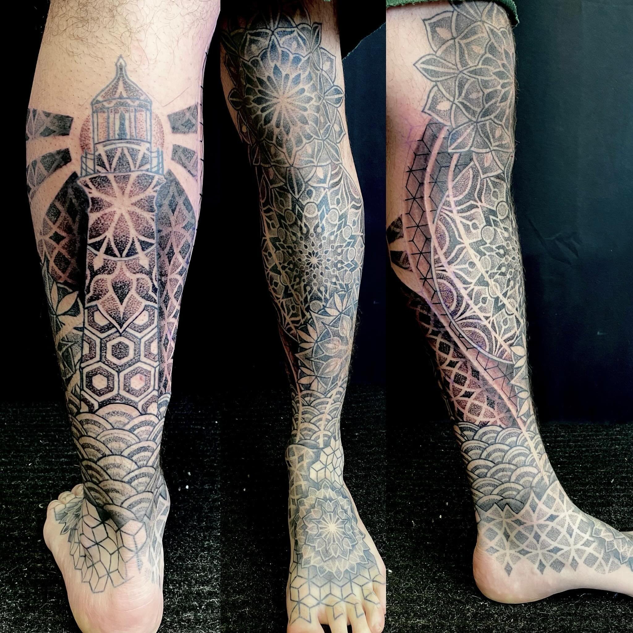 Legsleeve in progress. 
.
.
.
.
.
.
.
.

#tattoo #tattoos #tattooed #tattooartist #cohenfloch  #victoriatattoo #yyjtattoo #vanisletattoo  #vancouvertattoo #tattoodo  #inked #刺青 #tattooworkers #tattoolife