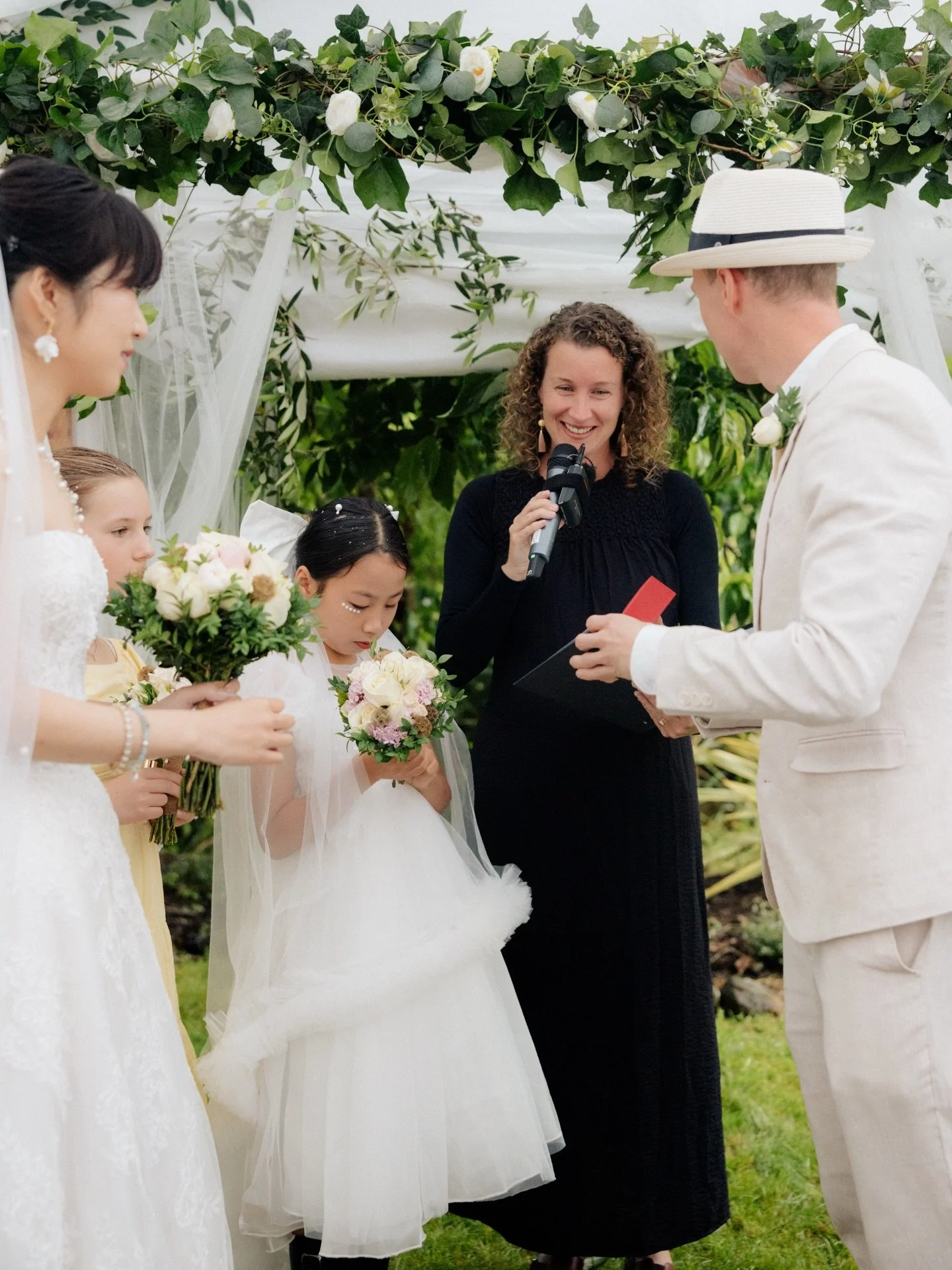 A truly sweet local wedding on New Year&rsquo;s Eve, celebrating Dillon and Hu Zhen&rsquo;s marriage!

Despite the downpour, the memorable gems included a Chinese tea ceremony - a lovely ritual where the bride and groom acknowledge their new parents 