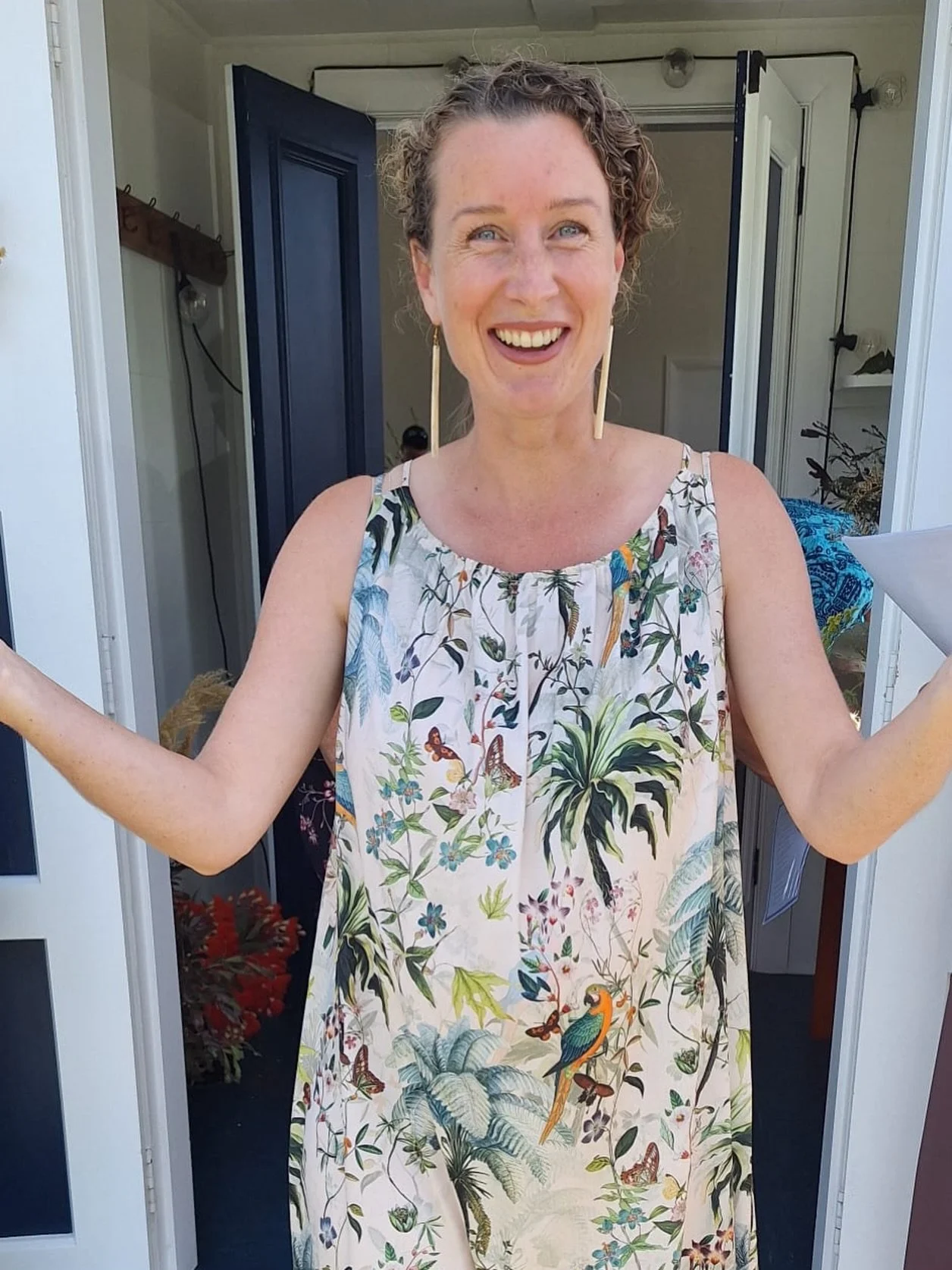 Here I am last Monday 27 weeks pregnant! February holds few more weddings before I take a little break over the winter to meet the new member of our family 💕🫧🦜