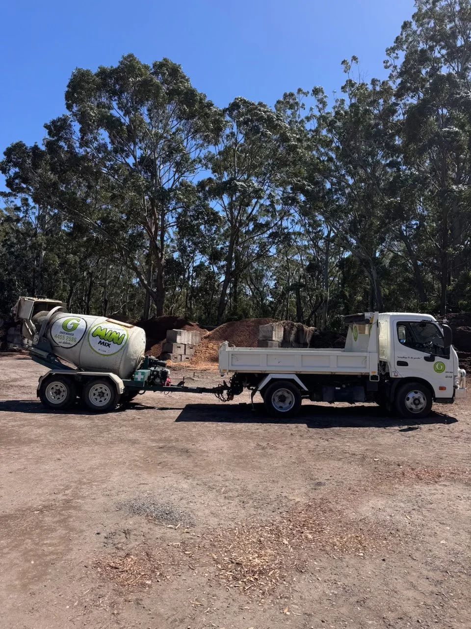 MINI MIX CONCRETE TRUCK
