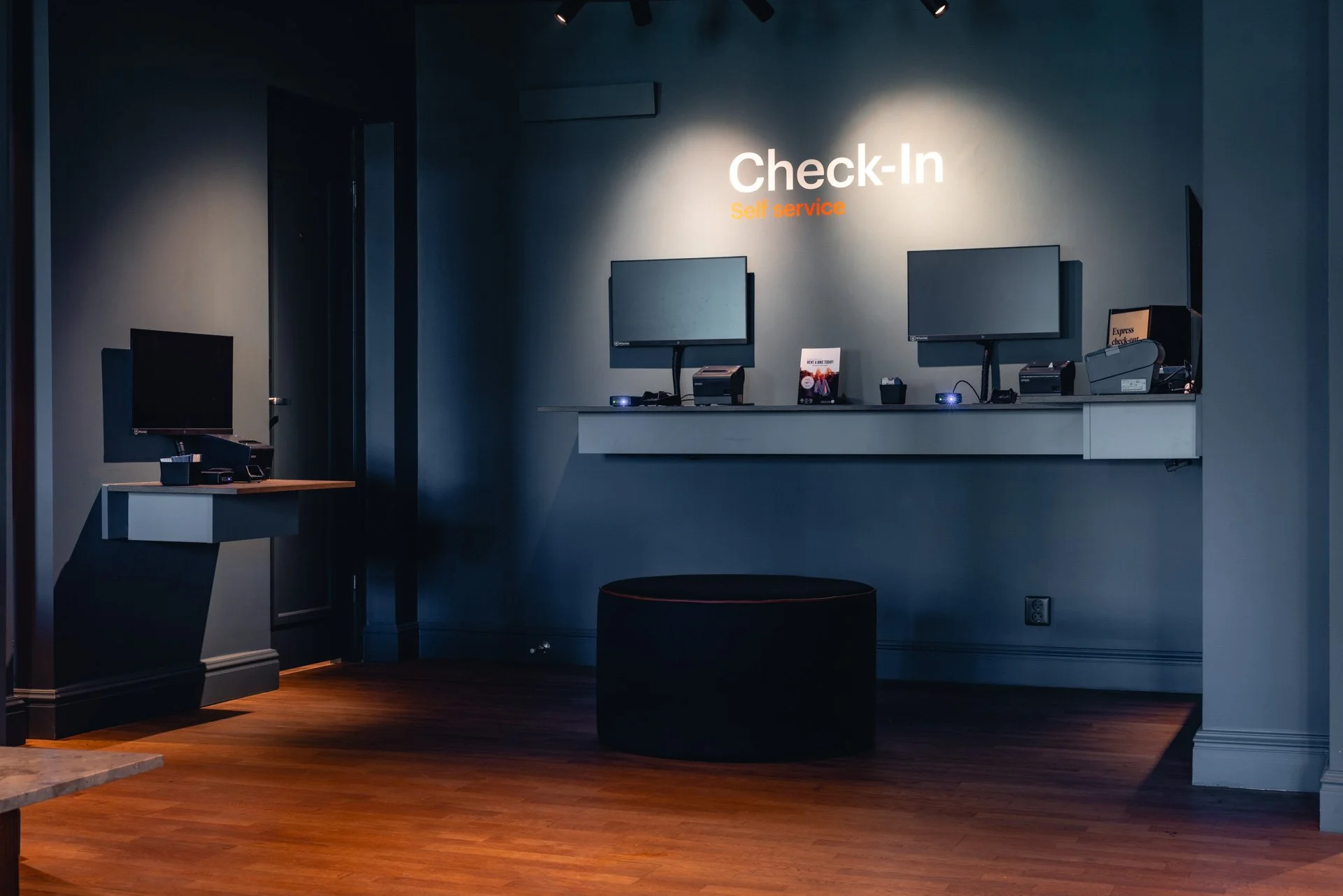 Check in station Solhem.jpg