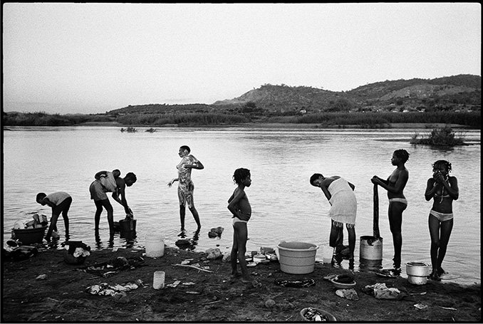 Mozambique Le bain.jpg
