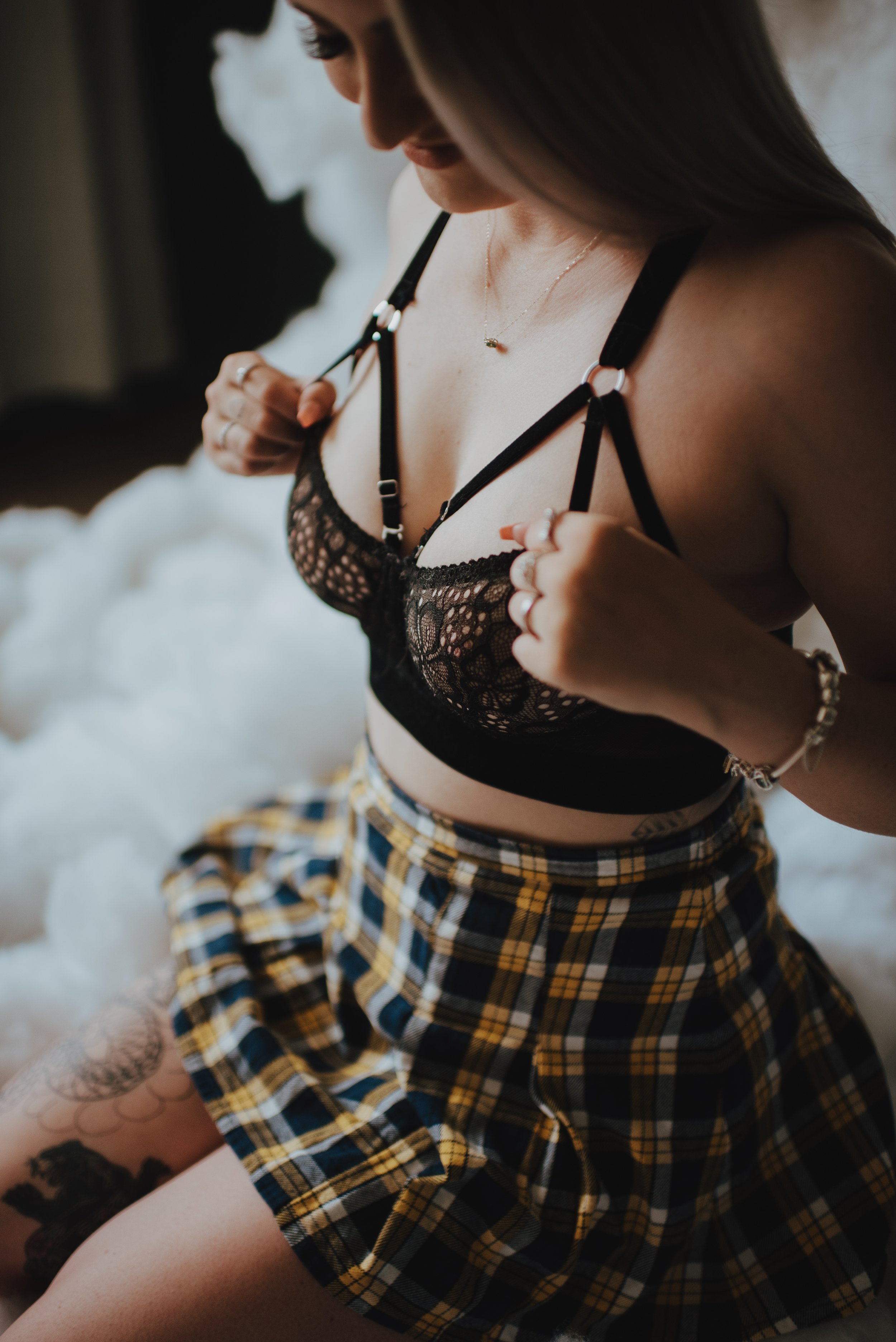 using underwear straps to make boobs look better in boudoir