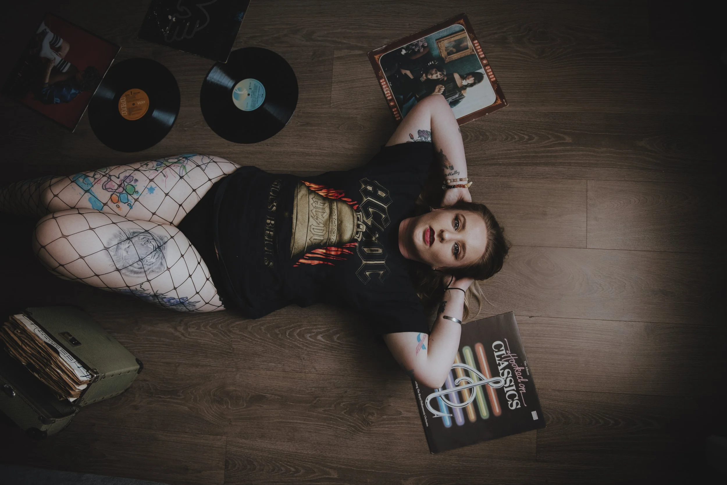 records vinyl for creative boudoir portraits