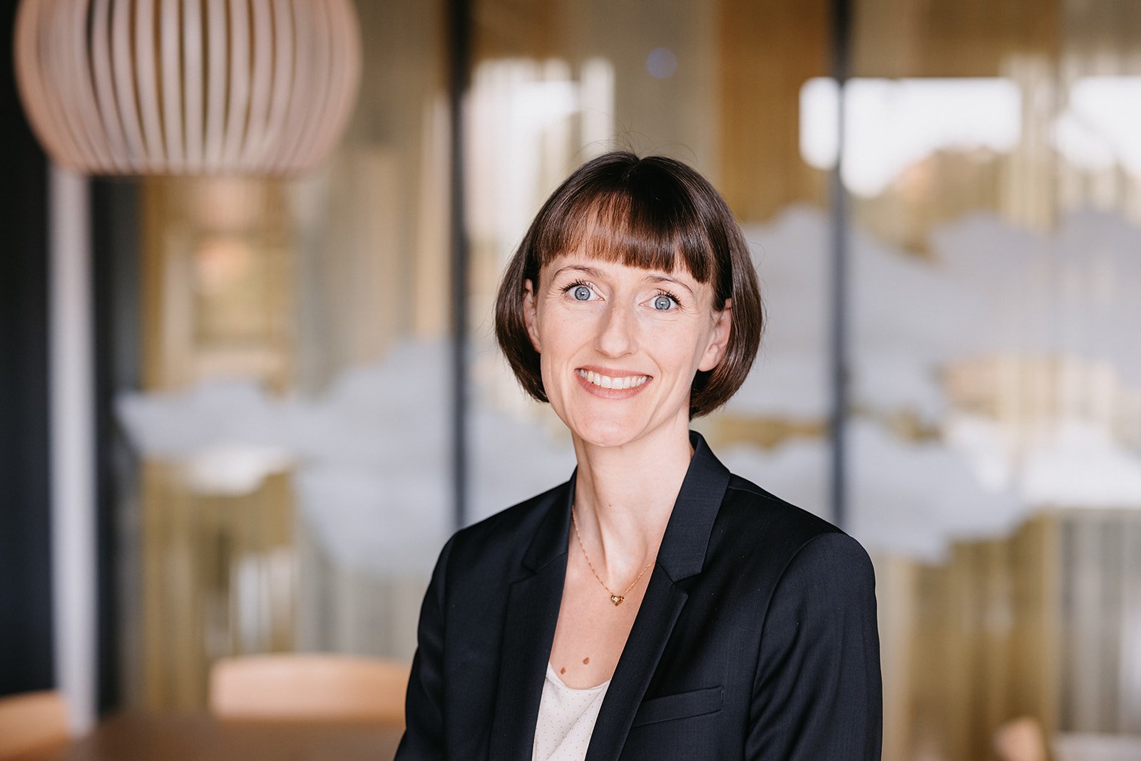 Headshot female leader 