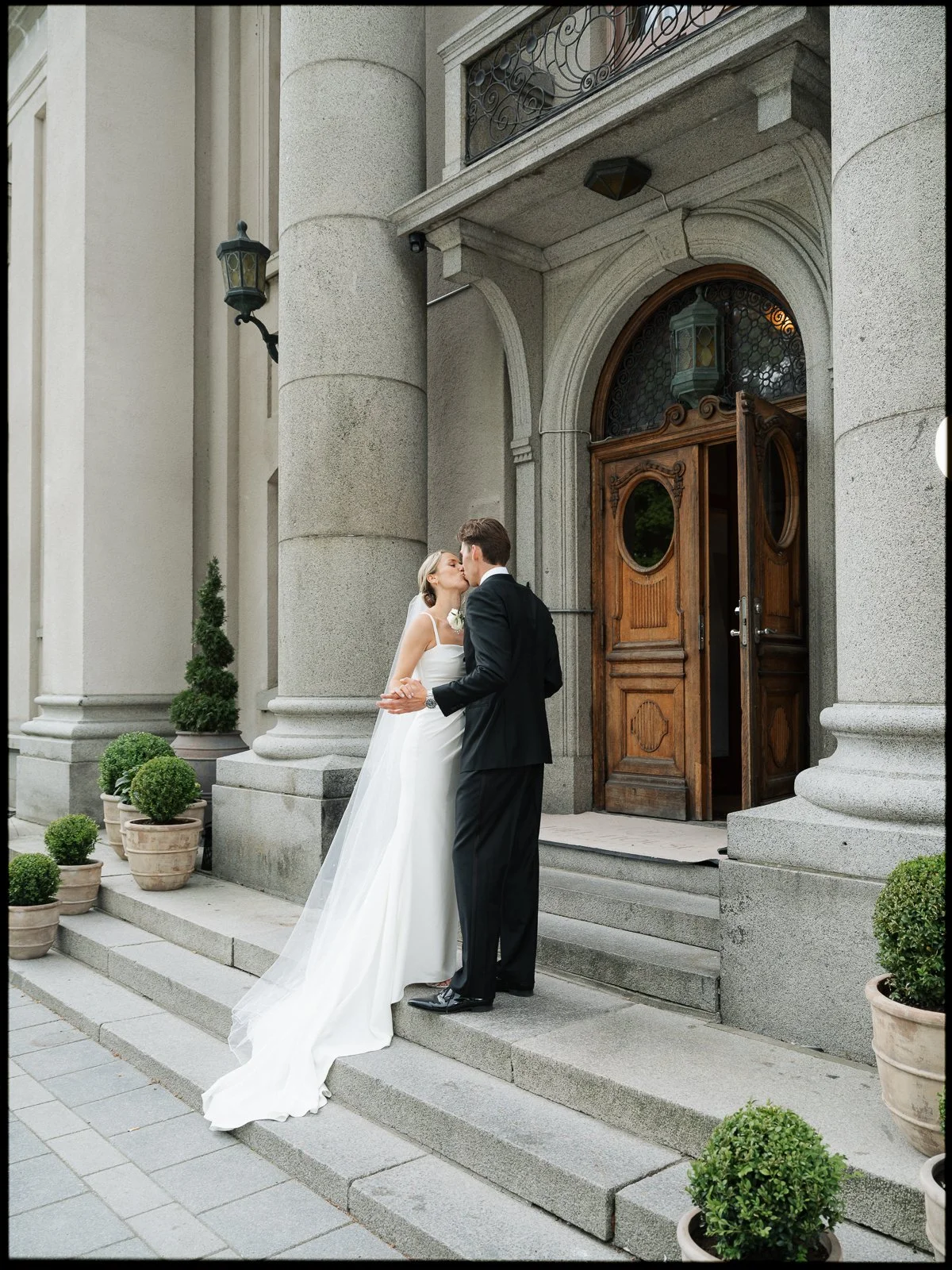 Elegant summer wedding at Maryhill Estate, Sweden