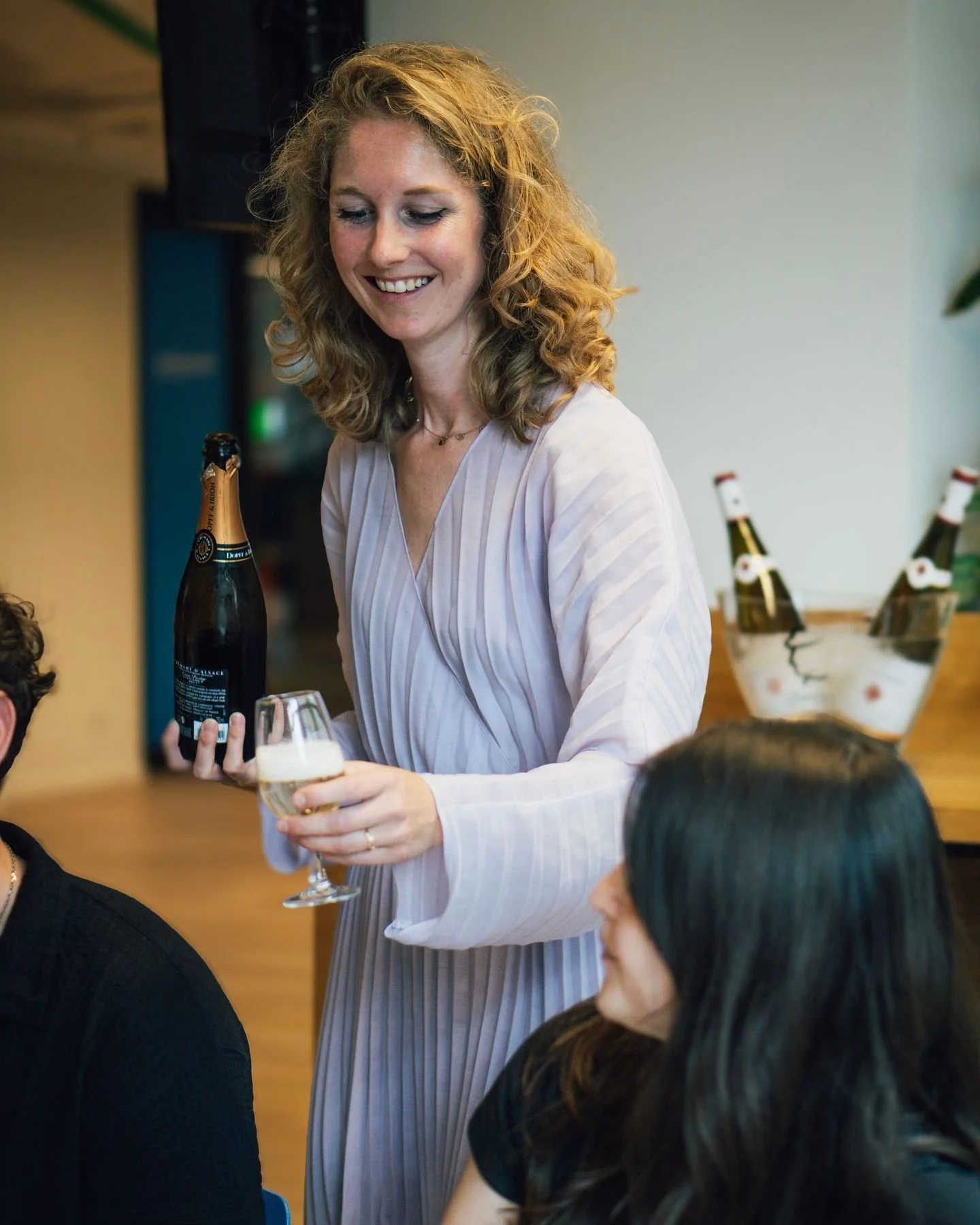 𝐈 𝐥𝐨𝐯𝐞 𝐦𝐲 𝐣𝐨𝐛(𝐬)! ⁣🧡

Afgelopen donderdag was mijn eerste &lsquo;Alsasian&rdquo; wijnproeverij op het Coolblue kantoor.

We hebben mooie wijnen uit de Elzas geproefd en gecombineerd met het heerlijke kruidige indiase eten van @anjapparnet