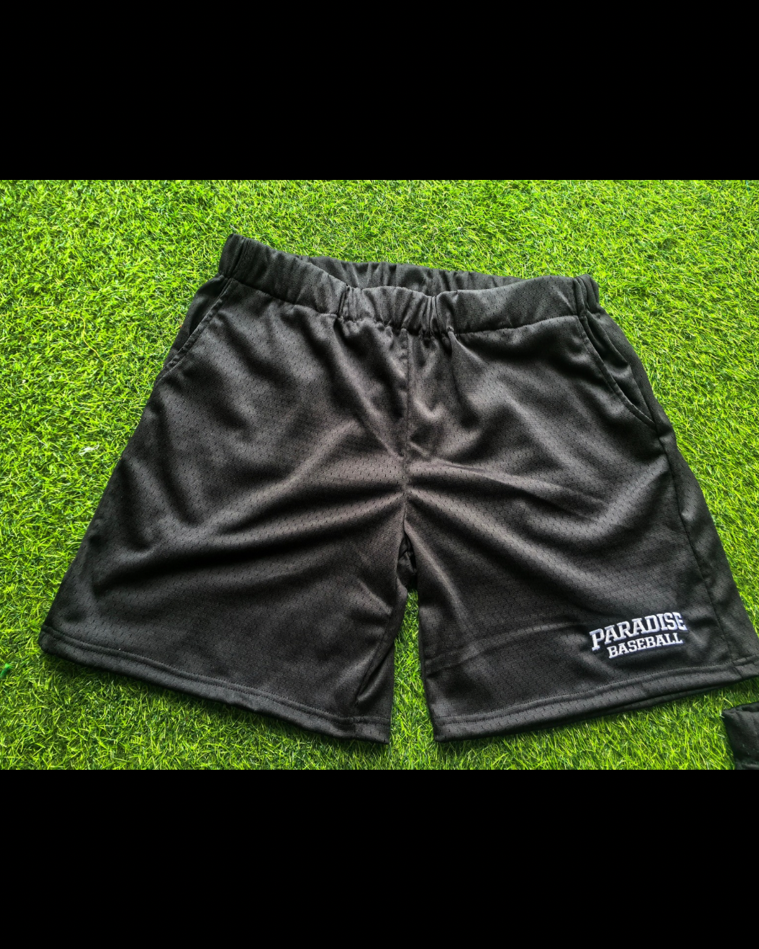 ALL BLACK PARADISE SHORTS