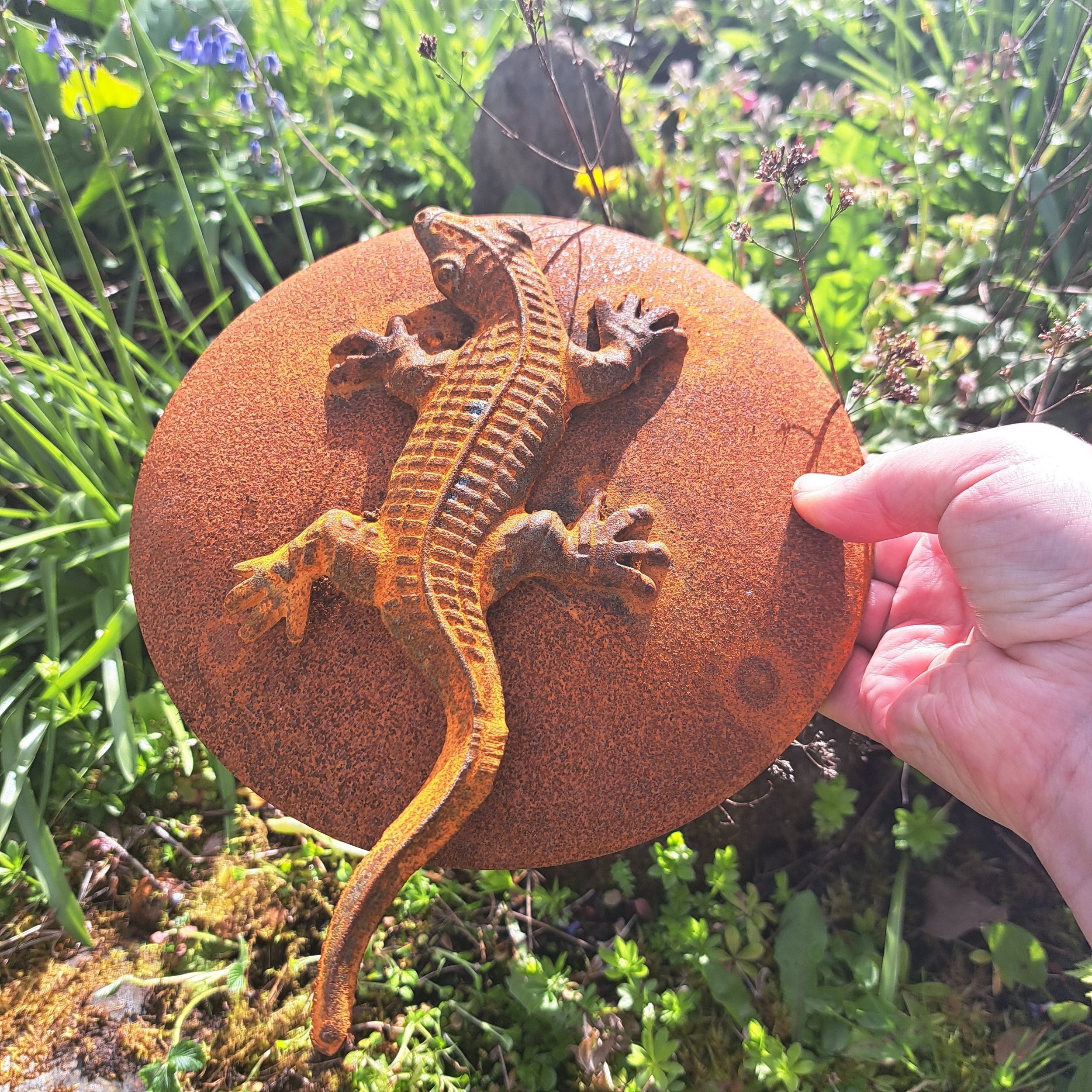 wildlife hide. wildlife house. reptile refuge. reptile home. garden wildlife gift