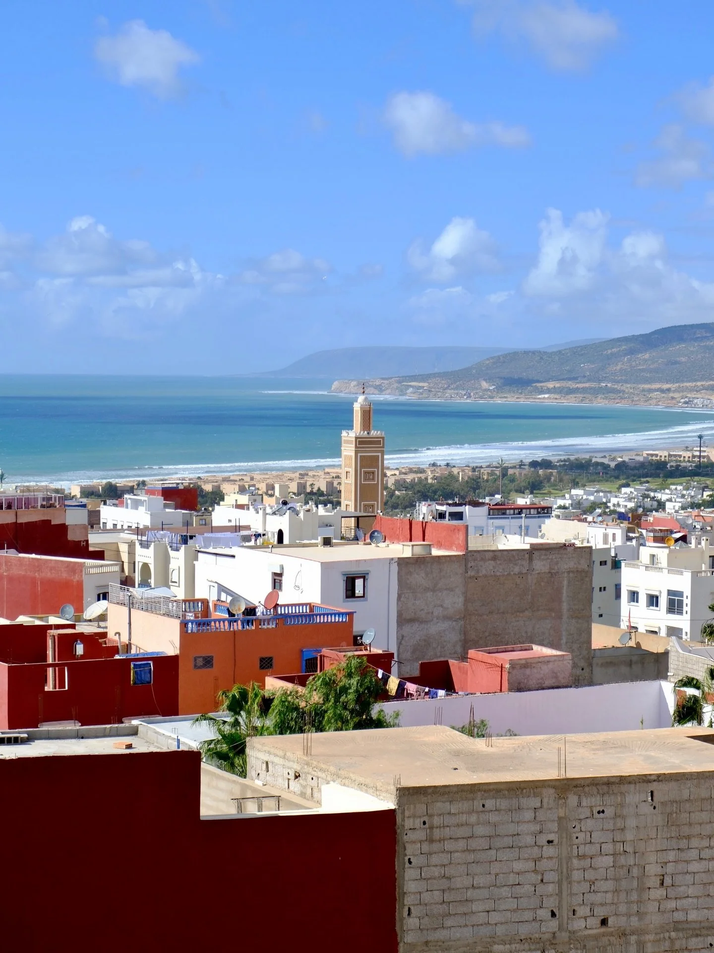 Postcards from Tamraght, Morocco 🇲🇦 

We loved Tamraght, Taghazout&rsquo;s sleepier sister town and we had such a warm welcome and stay @malibusurfhouse 

🏩 Views from the rooftop and breakfast set-up @malibusurfhouse 

🍌The sweetest street-side 
