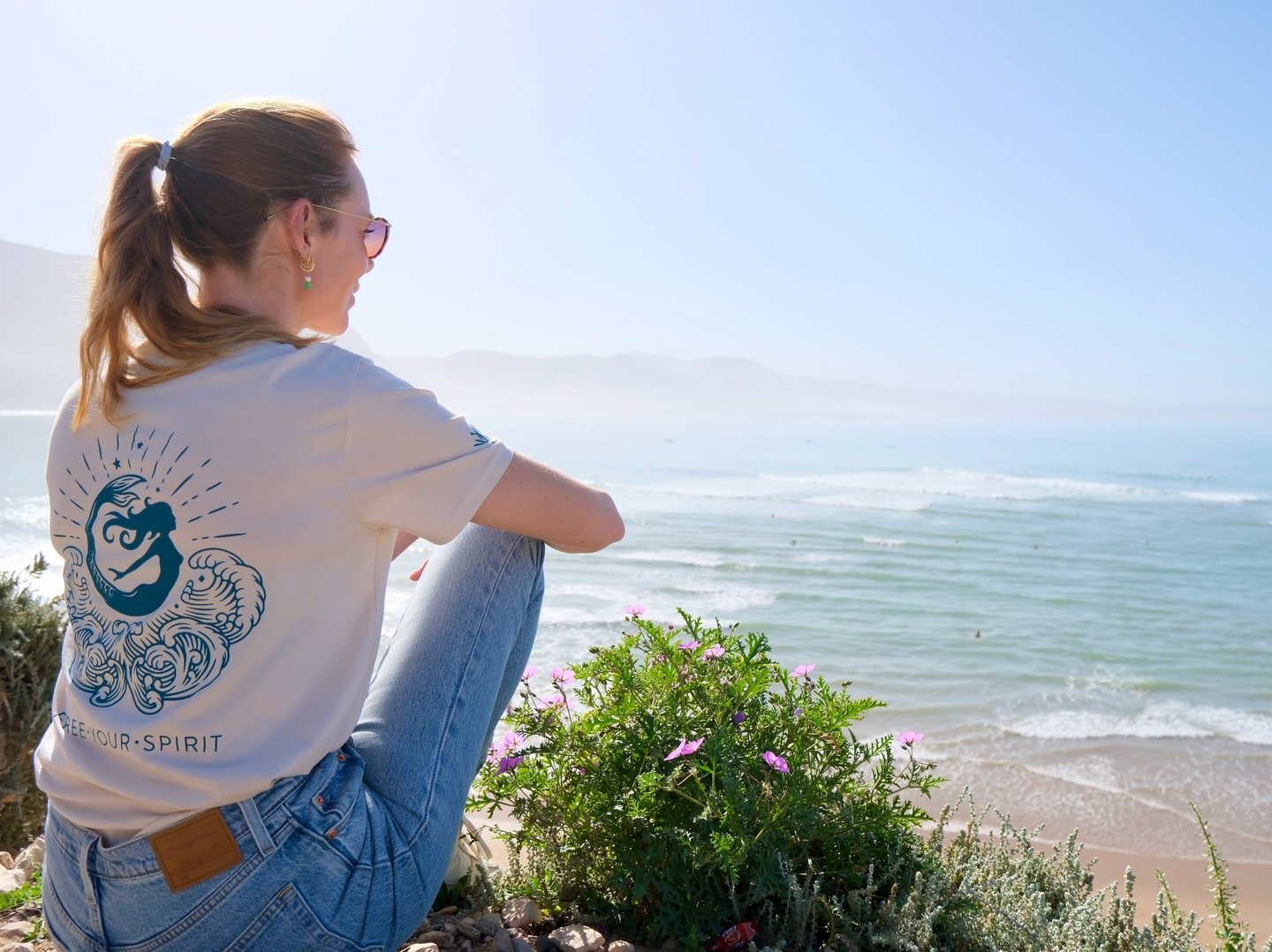 Postcards from Imsouane, Morocco 🇲🇦 

🌊 Admiring and surfing the longest wave in Africa at Magic Bay

🛹 Cruising on Skate Road

🌴 Favourite place to eat and enjoy the view @imi.bay 

#imsouane #imsouanebeach #morocco #surfmorocco