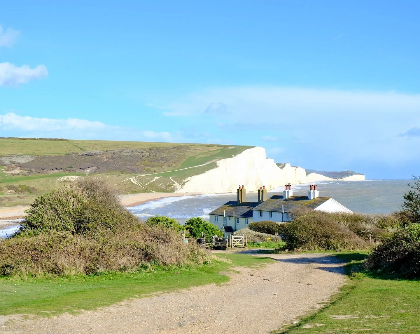 🥂 Postcards from a mini March break in Sussex. 

It&rsquo;s been a pleasure working with @experiencesussex recently to write content about the county&rsquo;s beautiful coastline and countryside dotted with many of England&rsquo;s finest vineyards. 
