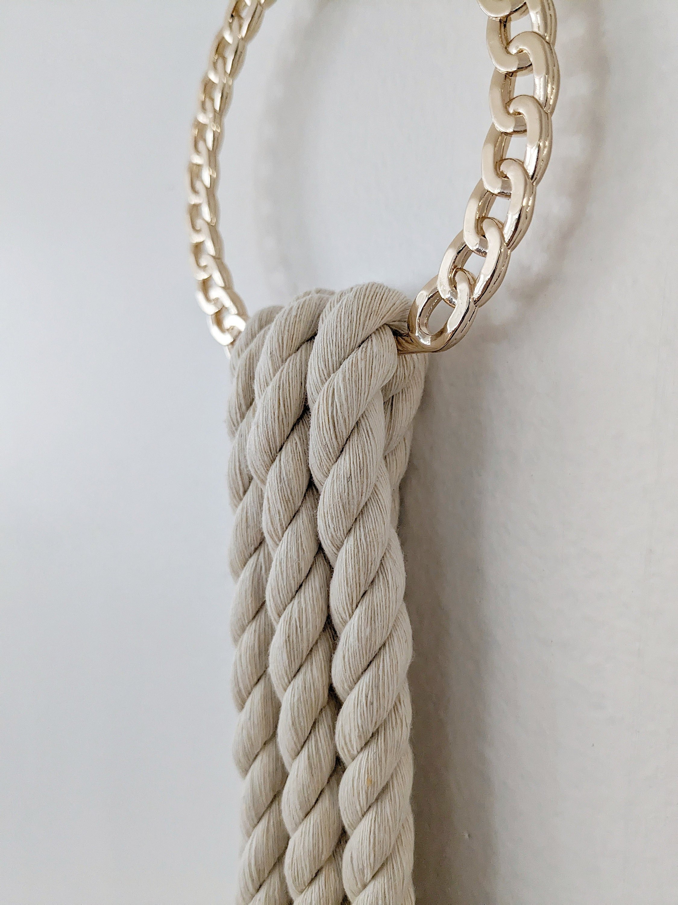 https://i.etsystatic.com/9293364/r/il/658dbd/5556946543/il_fullxfull.5556946543_bv5y.jpg