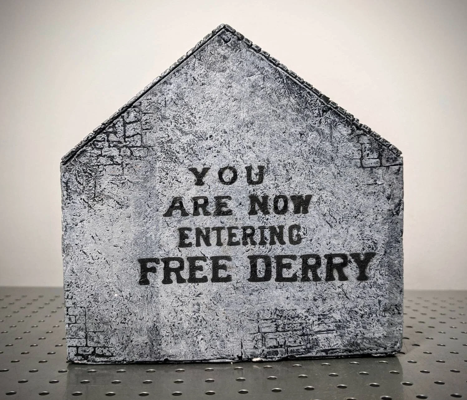 Free Derry Corner, Bogside, 1969 — Mini Inish, image size:1498x1283