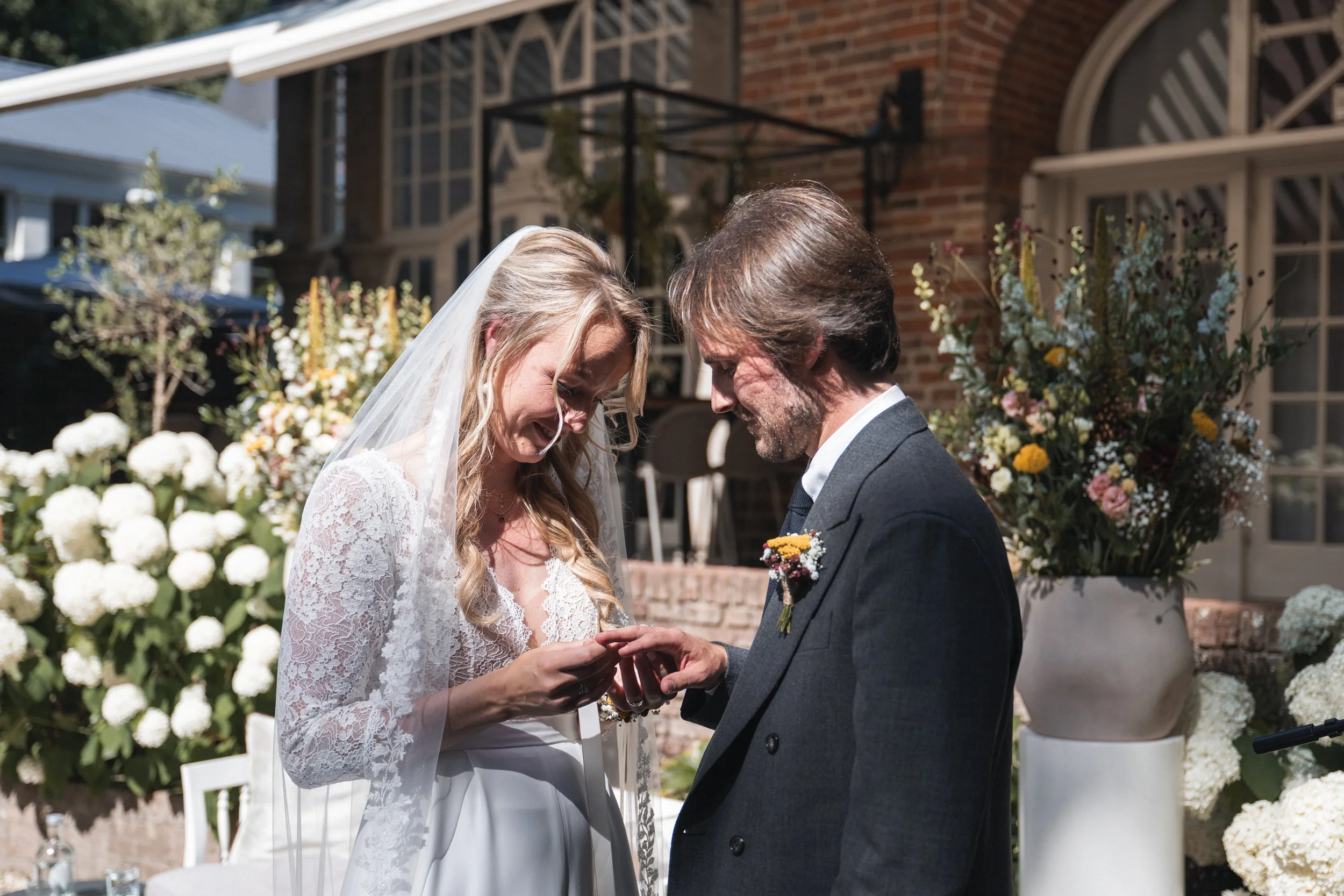 Oxfordshire-Garden-Wedding-Photographer-311.jpg