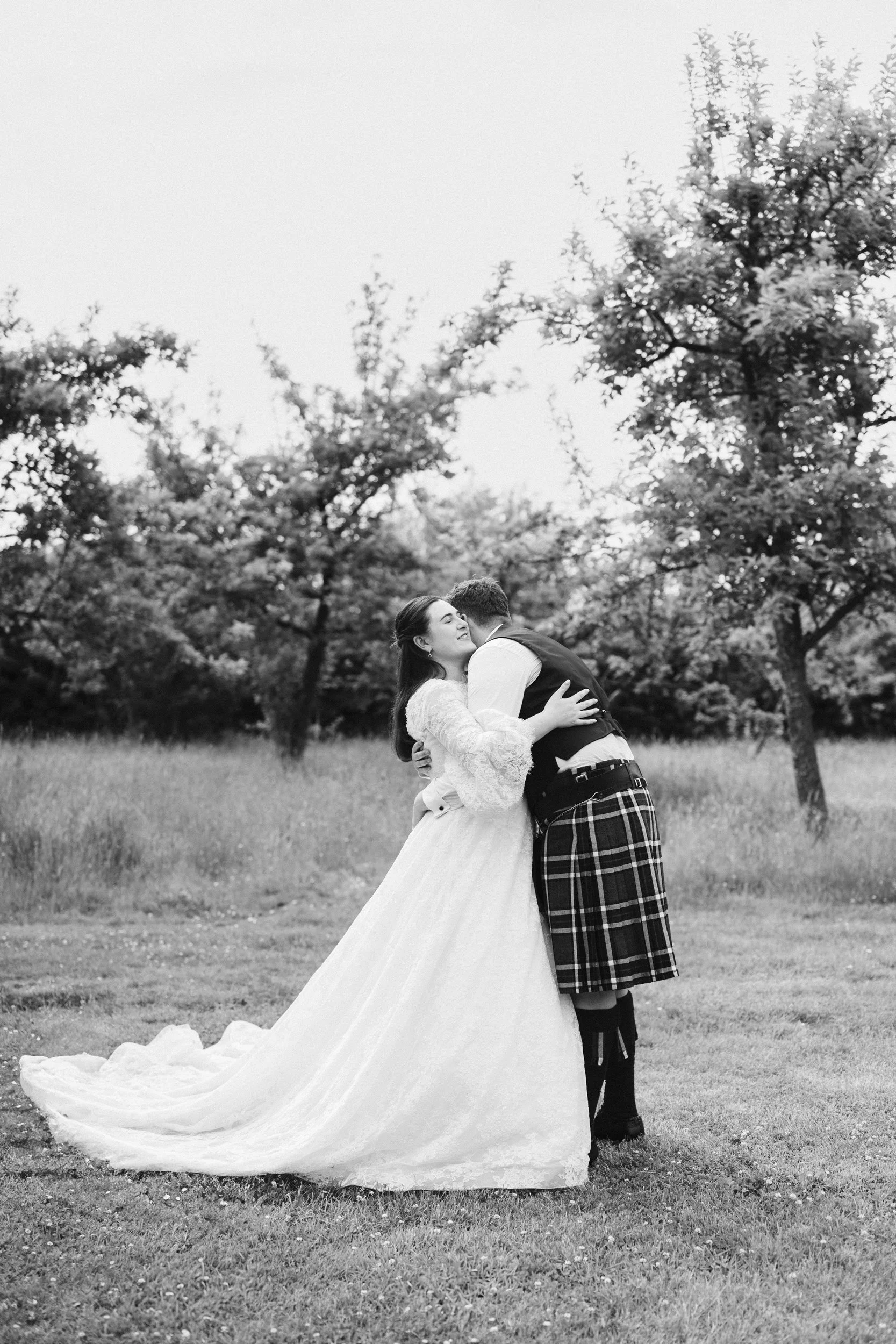 Oxfordshire-Wedding-Photographer-131.jpg