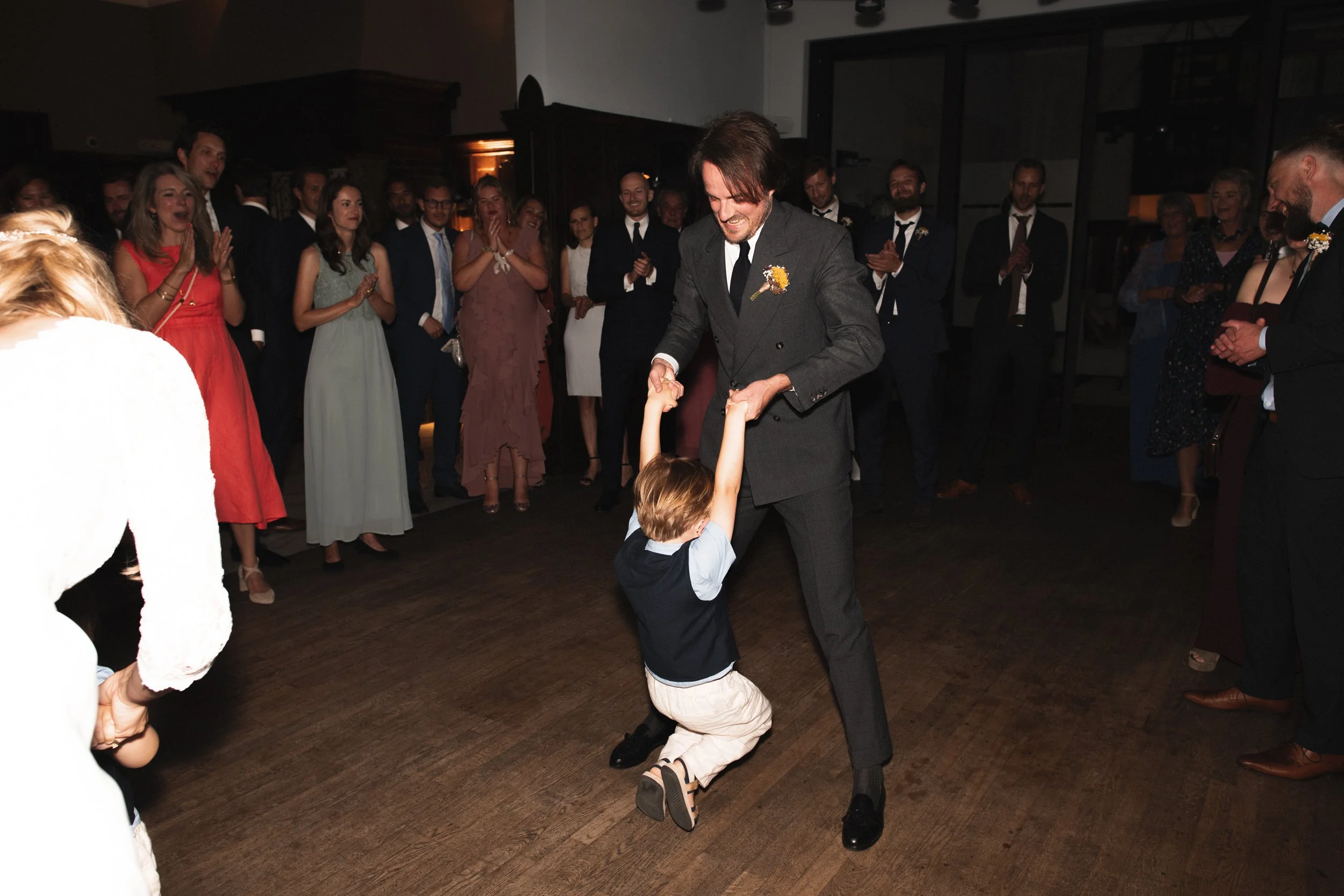 Oxfordshire-Garden-Wedding-Photographer-595.jpg