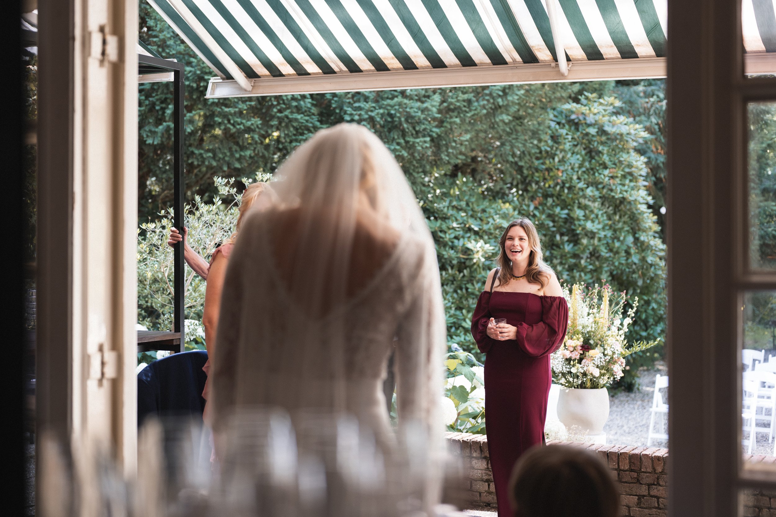 Oxfordshire-Garden-Wedding-Photographer-113.jpg