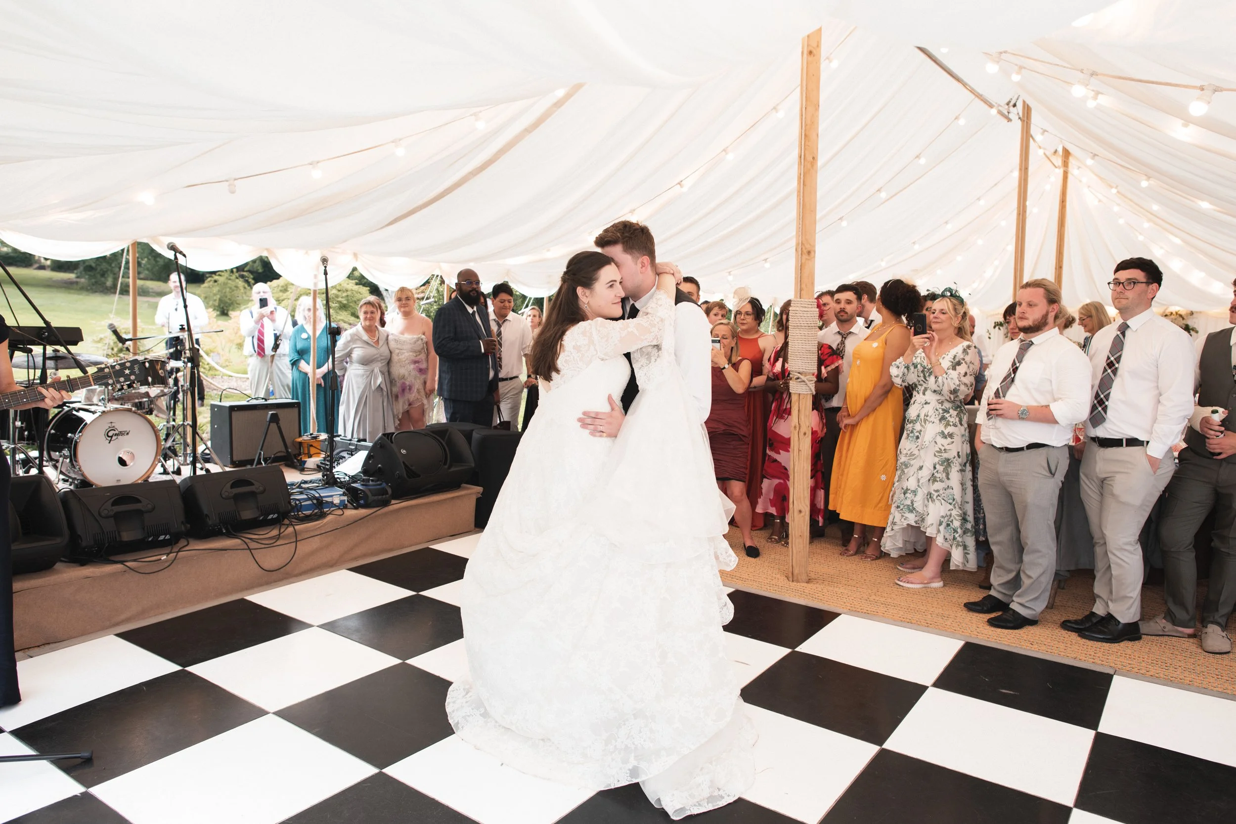 Oxfordshire-Wedding-Photographer-248.jpg