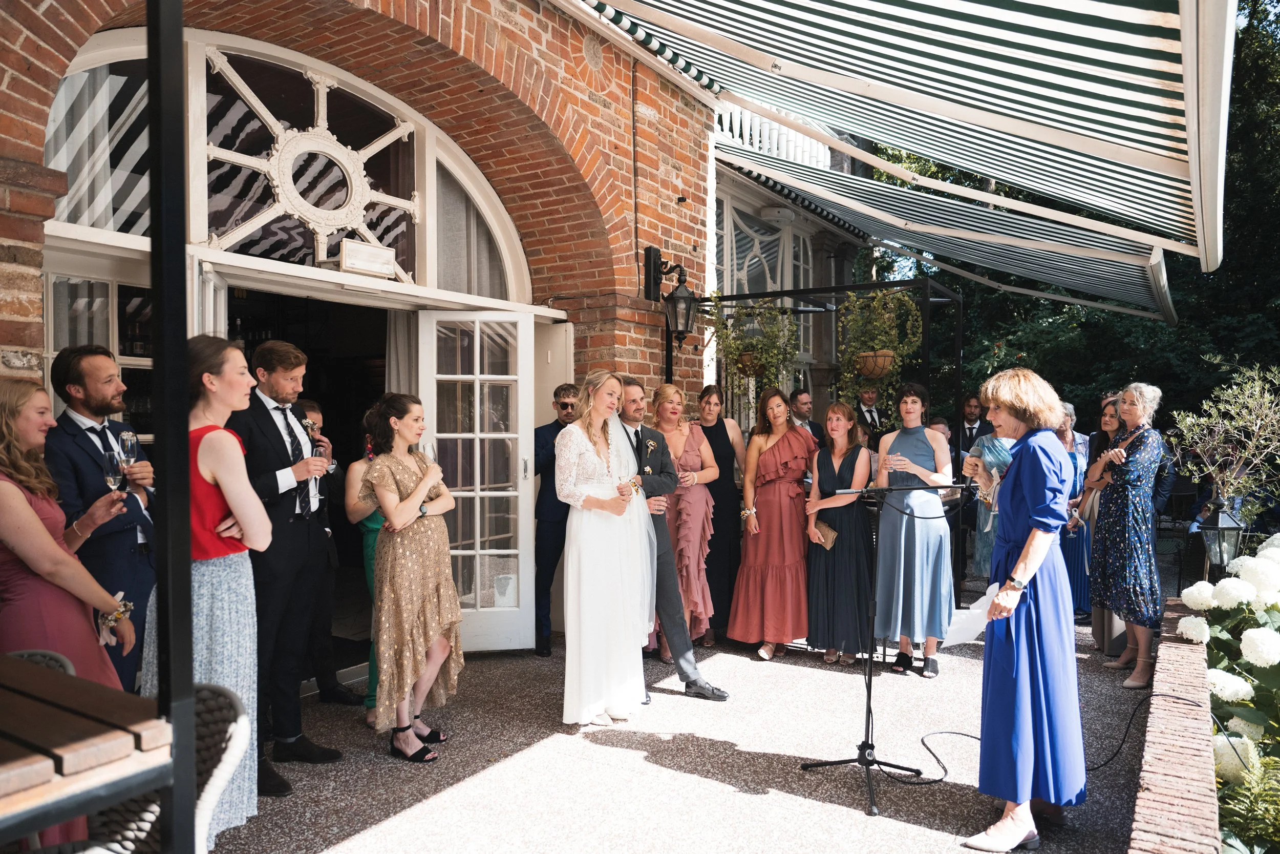 Oxfordshire-Garden-Wedding-Photographer-374.jpg