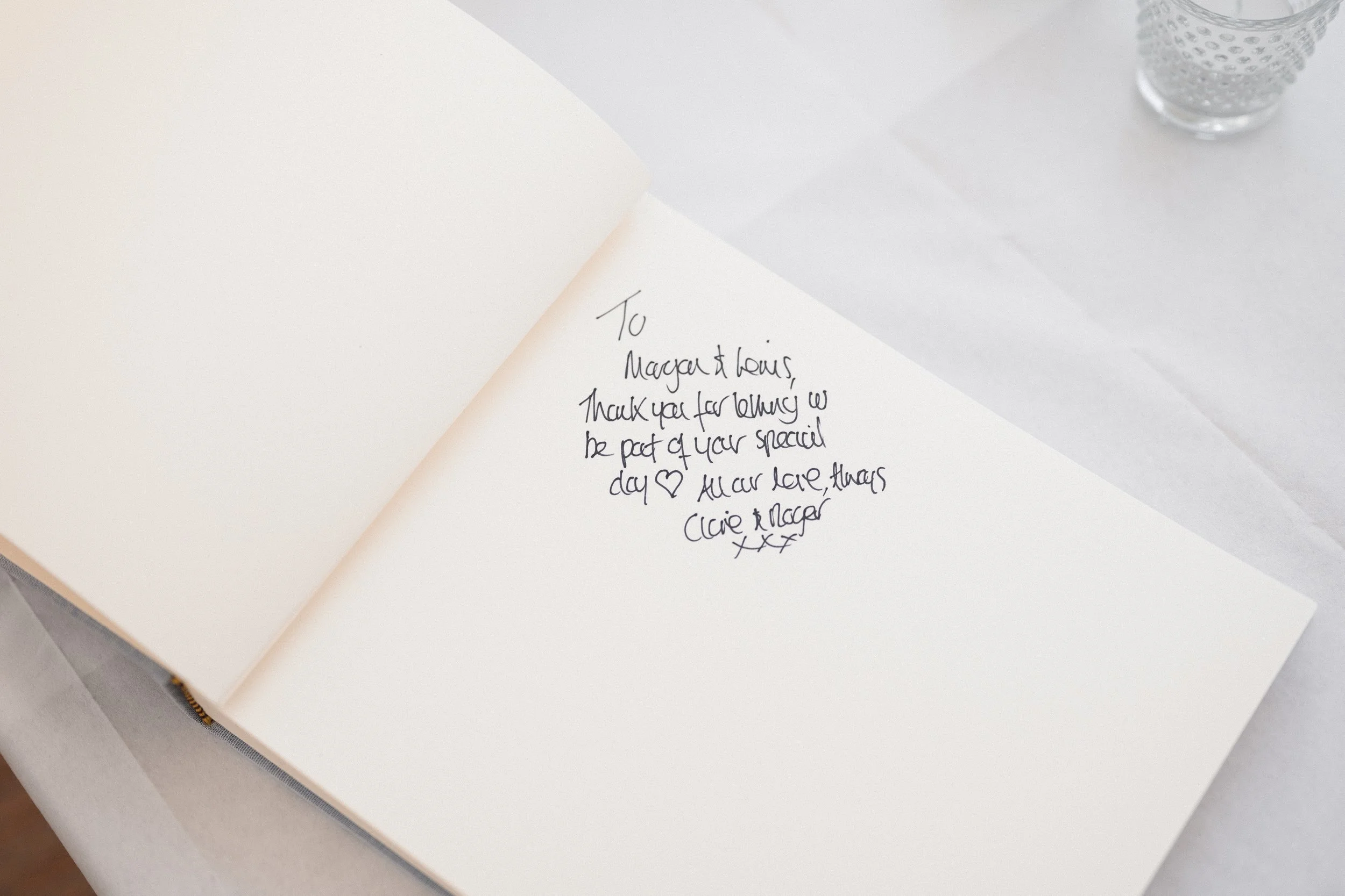 Oxfordshire-Wedding-Photographer-144.jpg