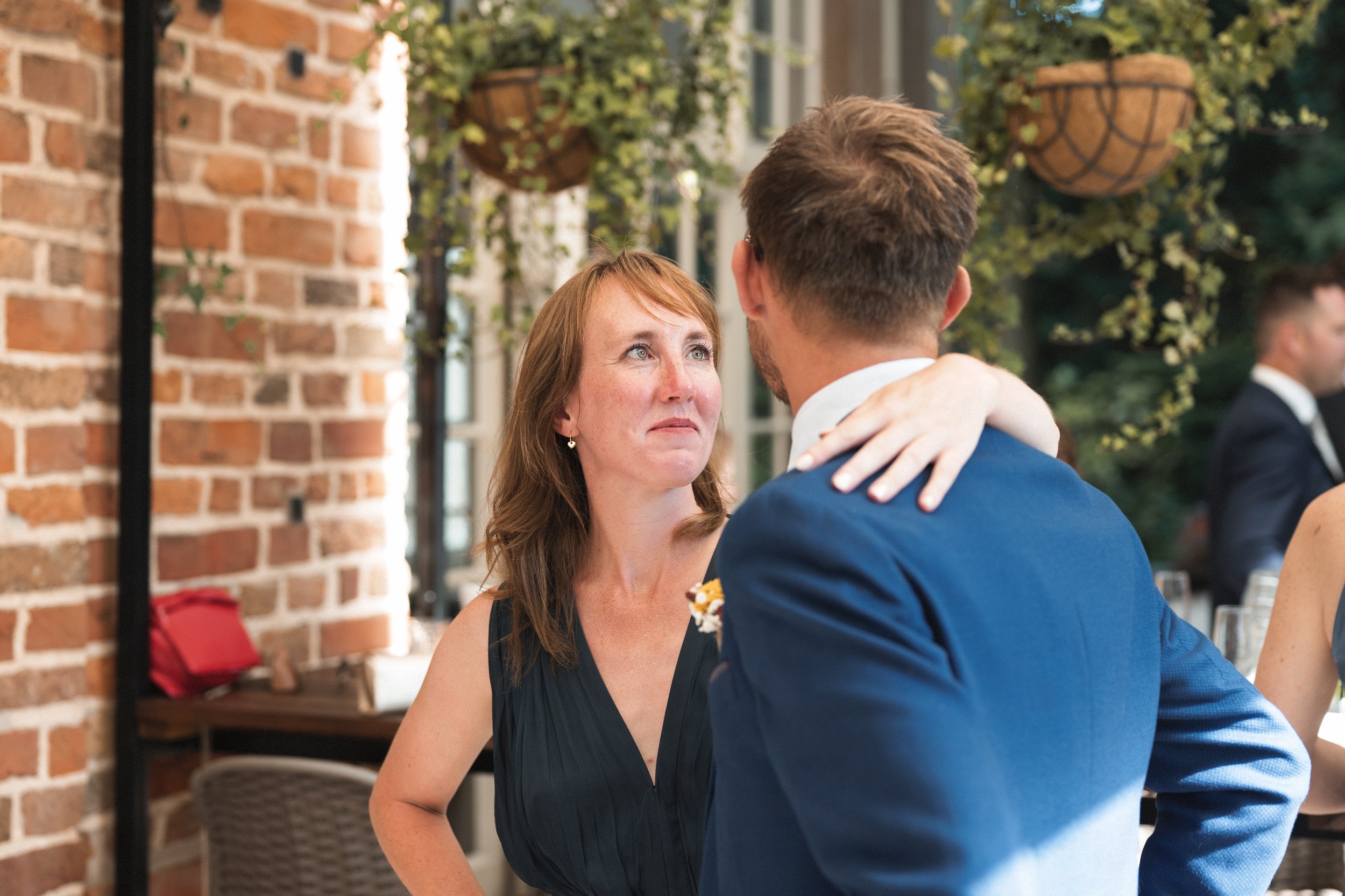 Oxfordshire-Garden-Wedding-Photographer-406.jpg