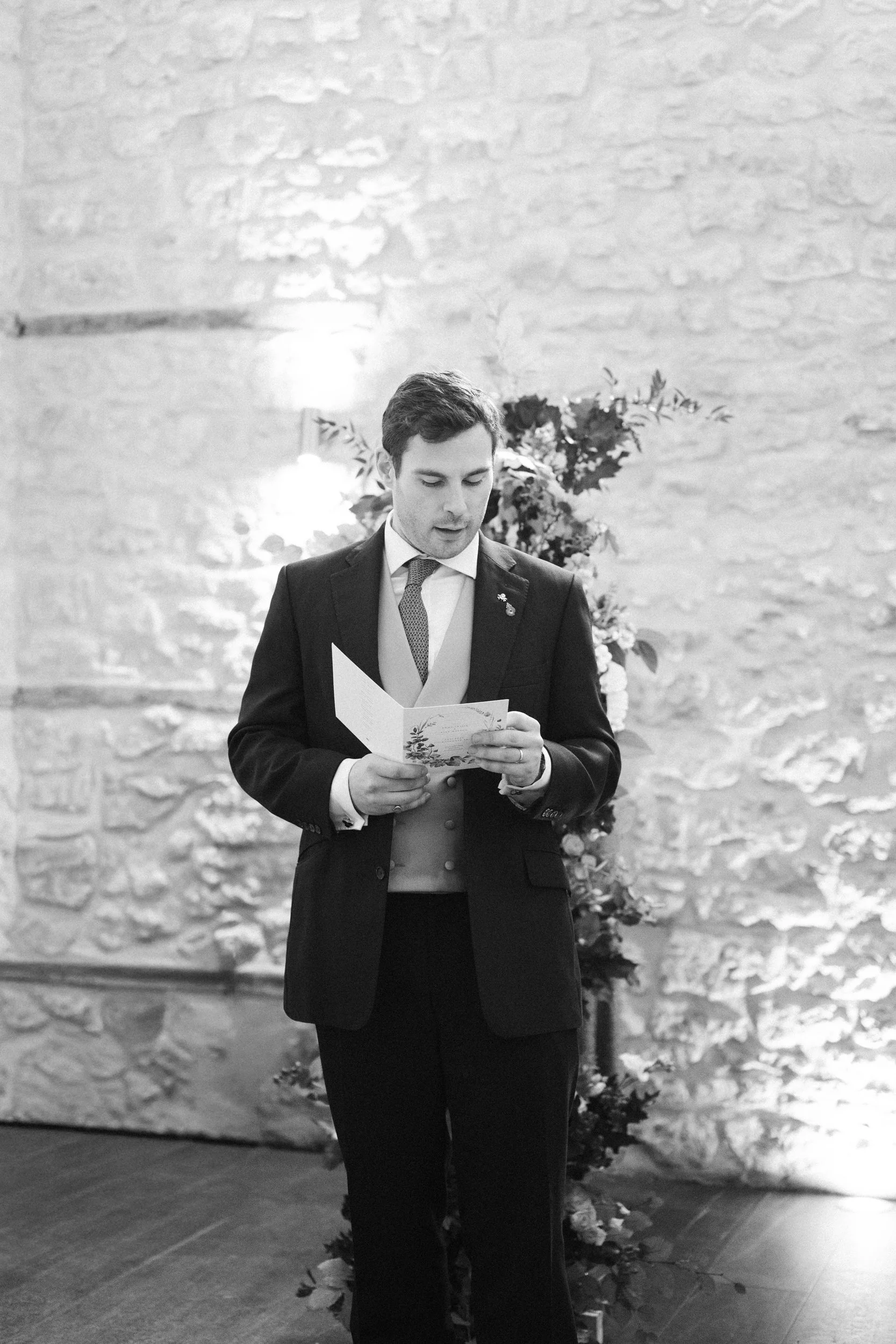 wedding-huntsmill-farm-buckinghamshire-bride-groom-couple-portraits-39.jpg