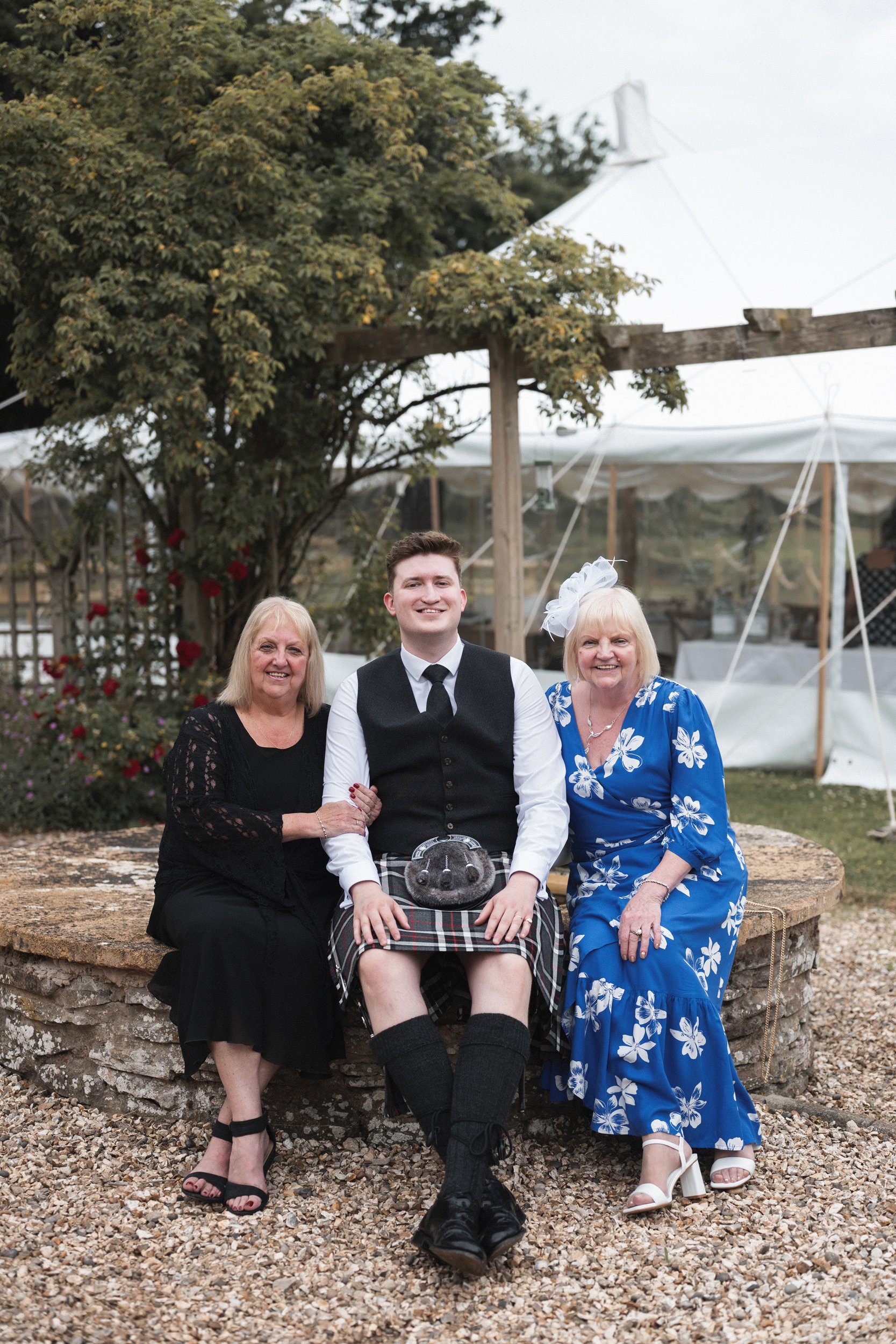 Oxfordshire-Wedding-Photographer-154.jpg