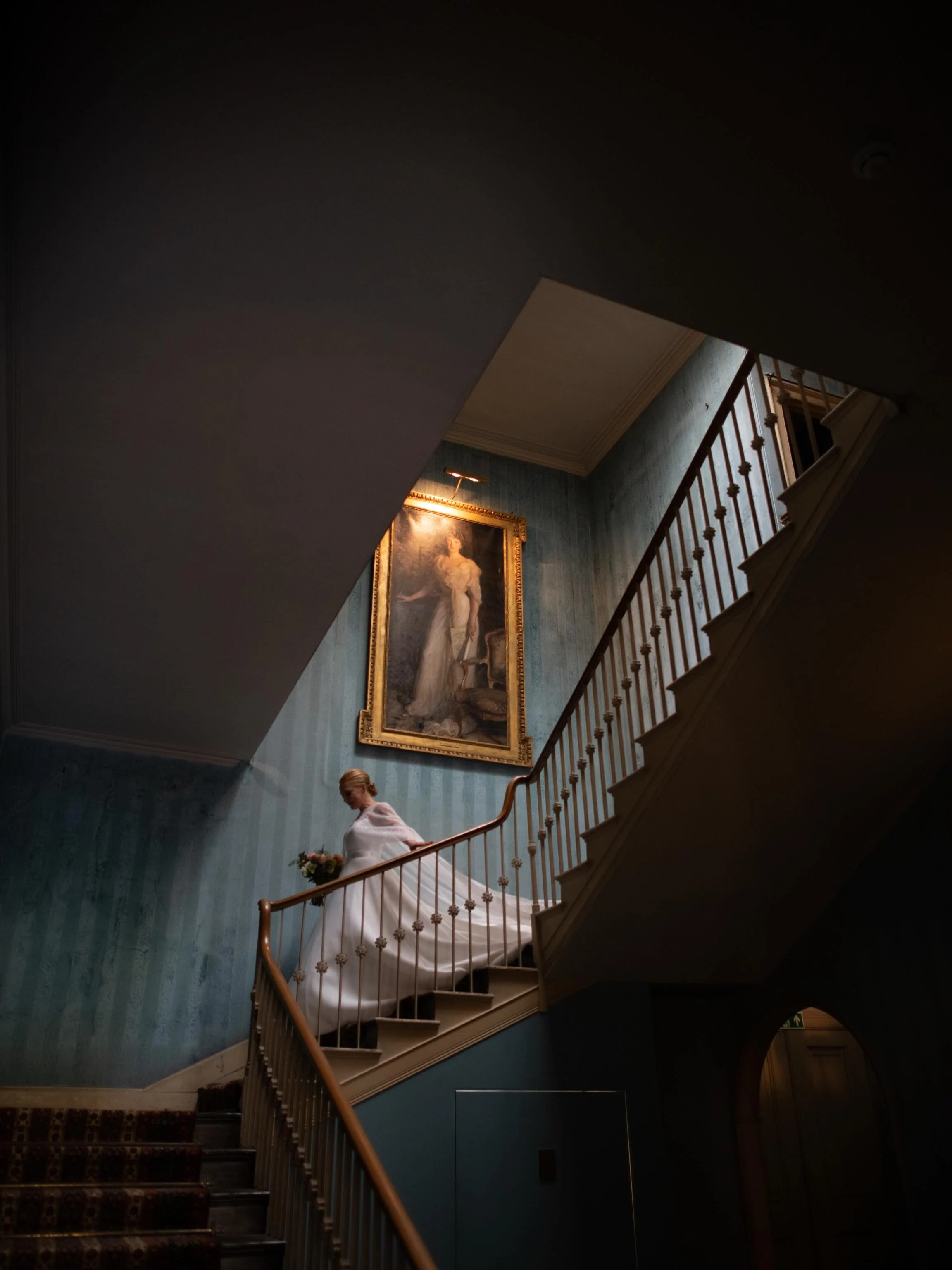 The staircase at @stgileshouseweddings is quite the entrance from the honeymoon suite!!

Absolutely made for those unforgettable first steps 🤍

#DorsetWeddingPhotographer
#DorsetWeddings
#UKWeddingPhotographer
#MidlandsWeddingPhotographer
#NaturalWe