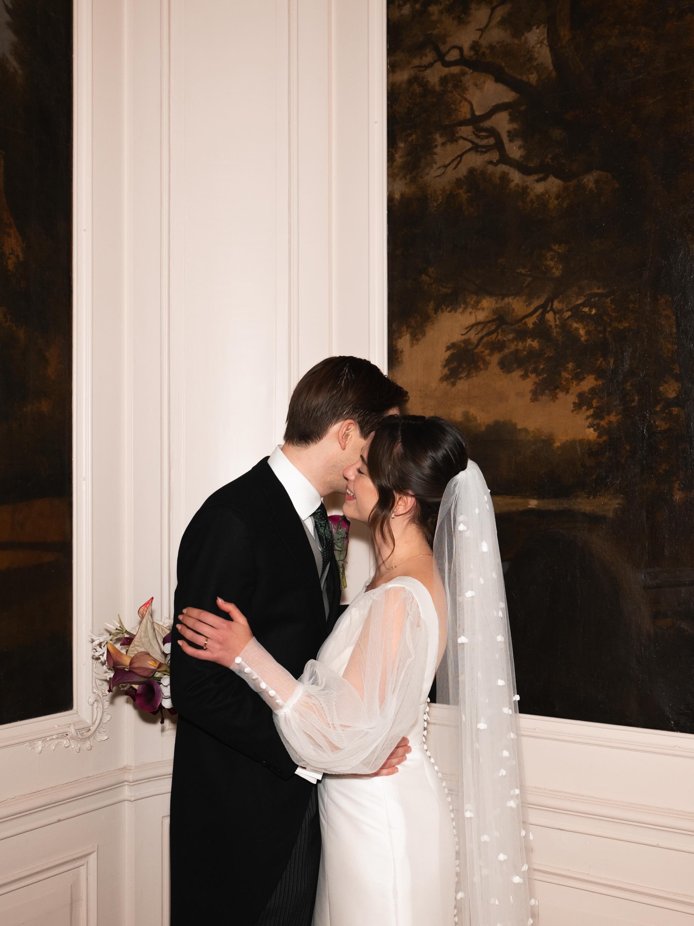 I absolutely loved this wedding back in December&hellip;it had that unmistakable magic that only a winter celebration can bring!

Christine &amp; Ed love Christmas so it felt only fitting that they chose this time of year to tie the knot. From the mo