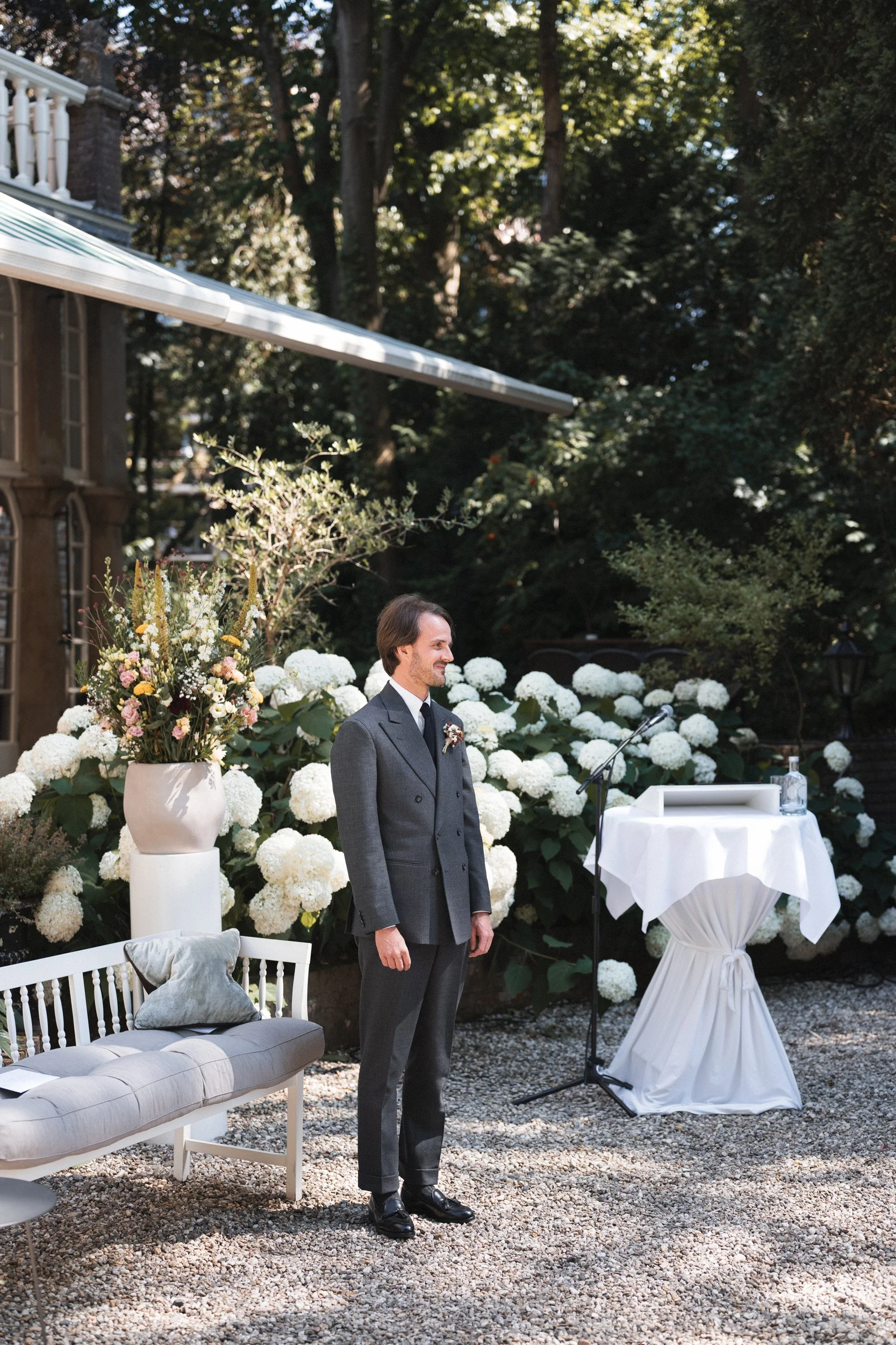 Oxfordshire-Garden-Wedding-Photographer-233.jpg