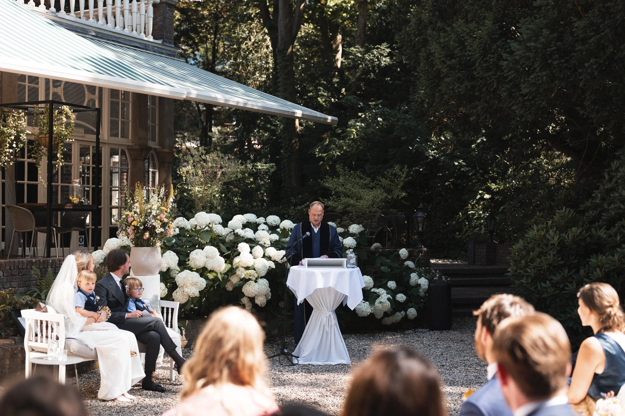 Oxfordshire-Garden-Wedding-Photographer-256.jpg