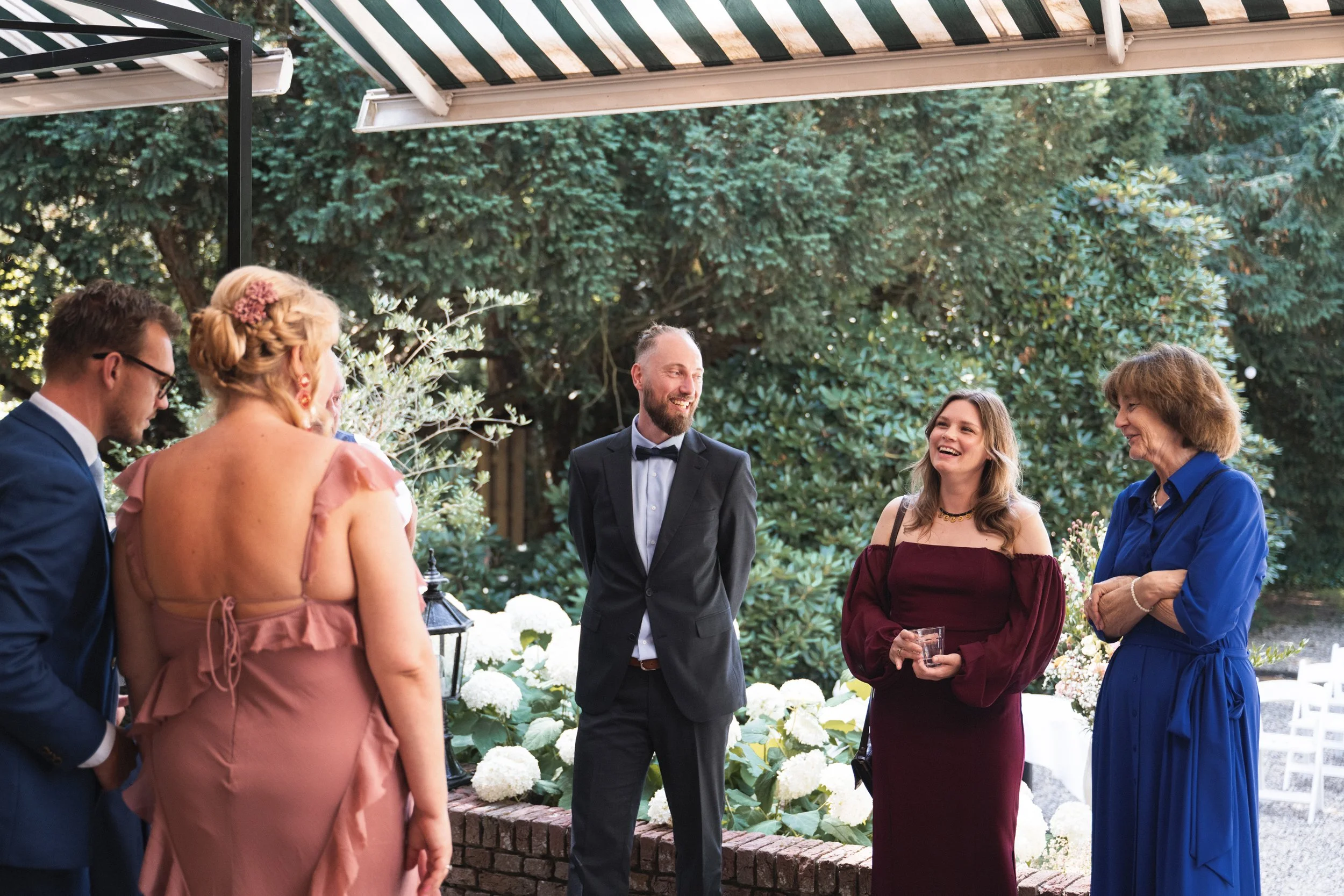 Oxfordshire-Garden-Wedding-Photographer-107.jpg