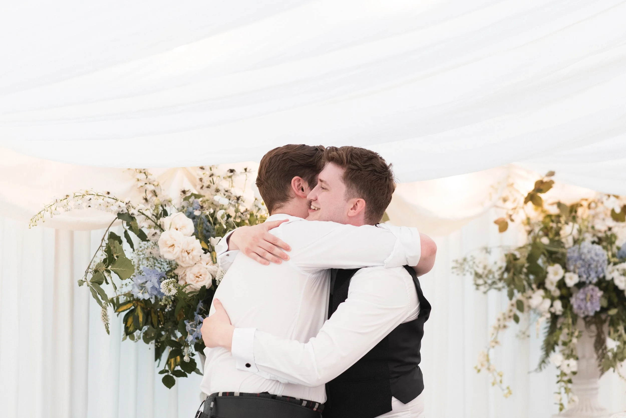 Oxfordshire-Wedding-Photographer-245.jpg