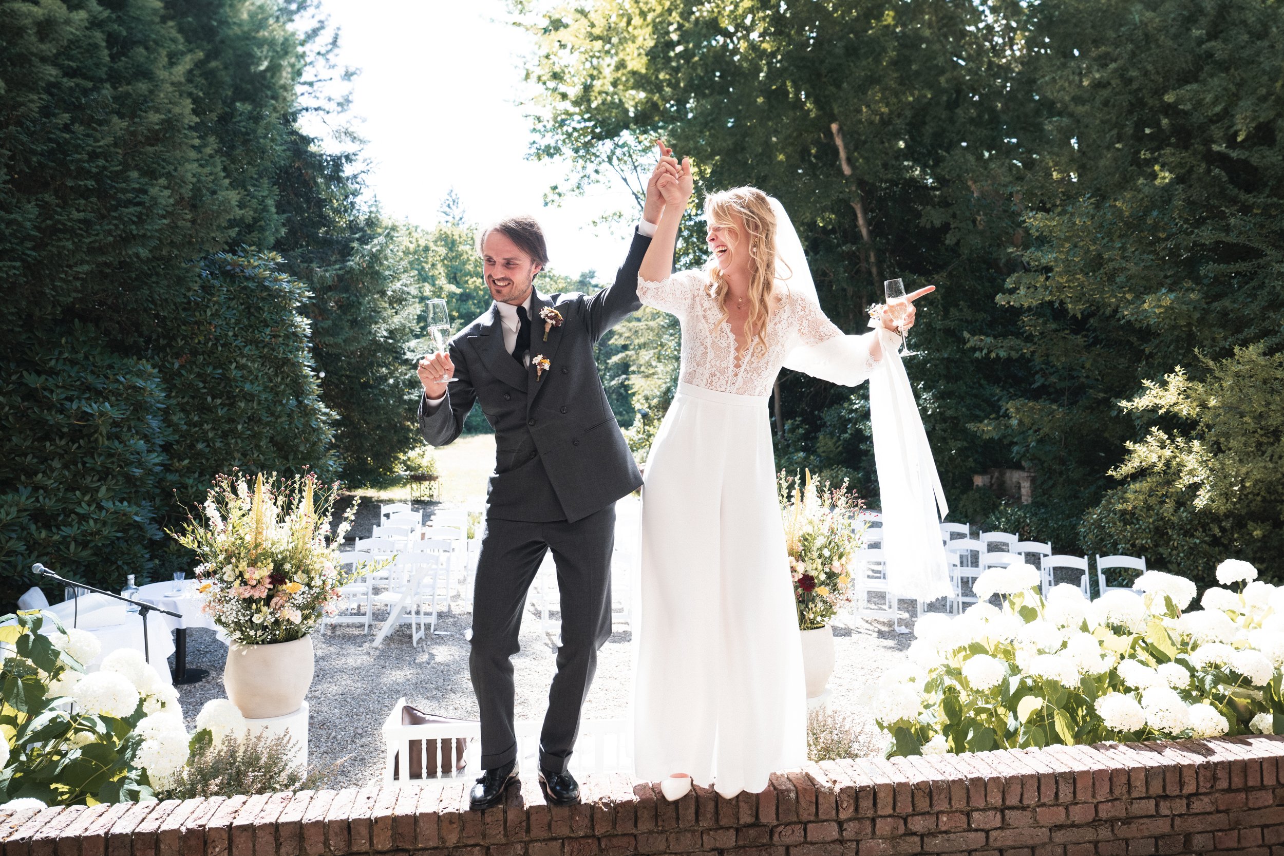 Oxfordshire-Garden-Wedding-Photographer-330.jpg