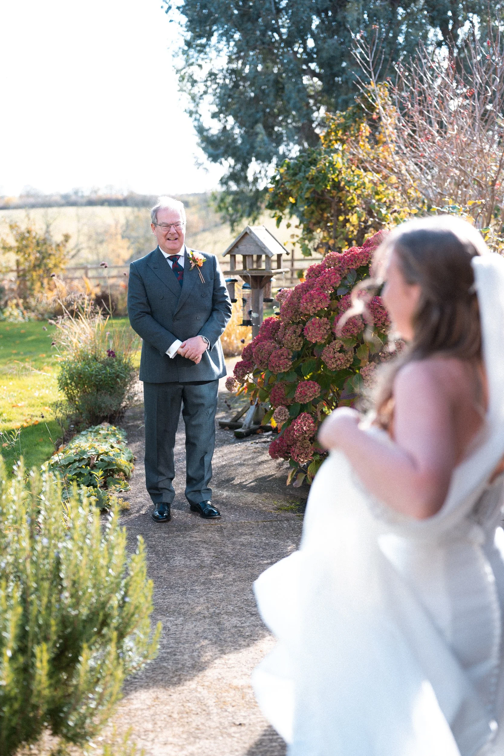 wedding-huntsmill-farm-buckinghamshire-bride-groom-couple-portraits-26.jpg
