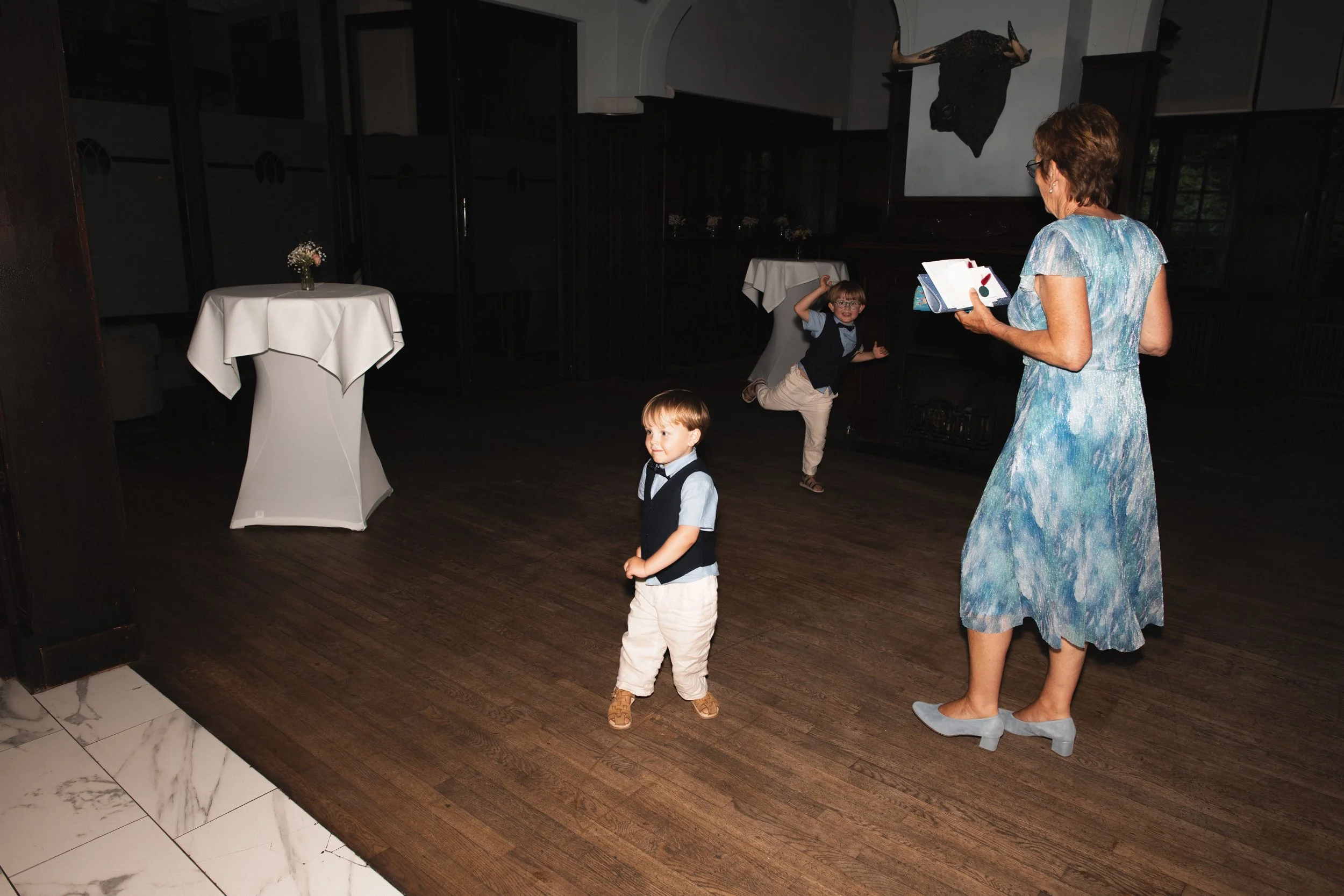 Oxfordshire-Garden-Wedding-Photographer-571.jpg