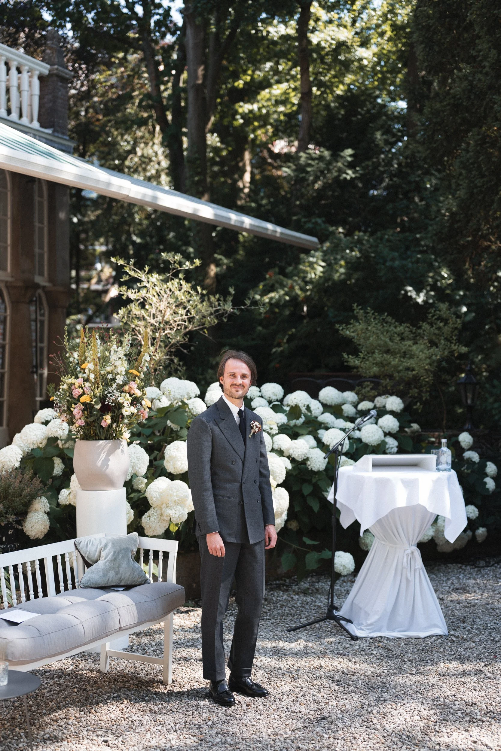 Oxfordshire-Garden-Wedding-Photographer-234.jpg